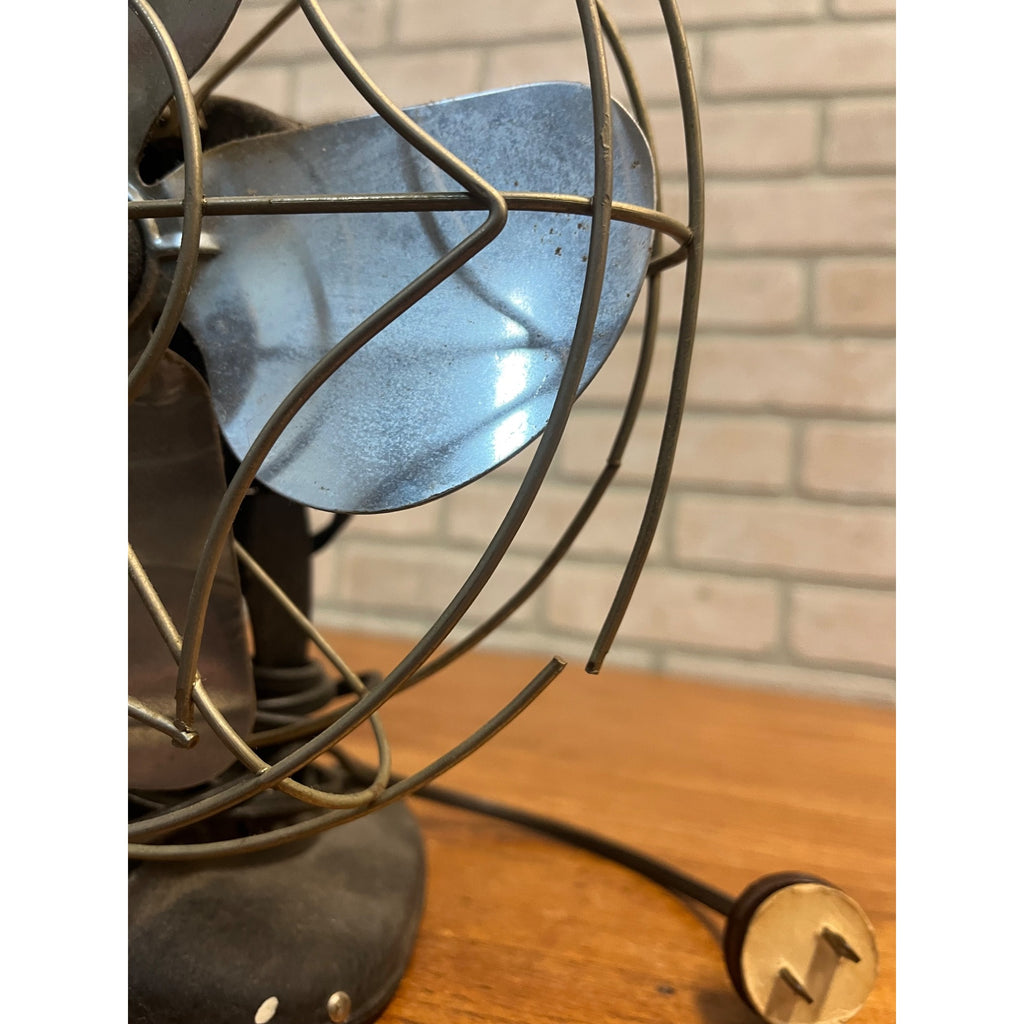 Vintage WIZARD Single Speed Model 1100J Tabletop Fan Metal Tested Runs 10"