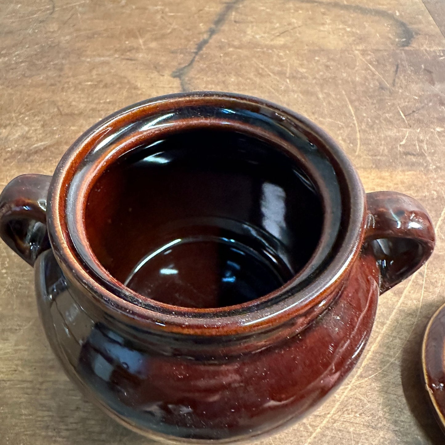 VINTAGE BROWN GLAZE STONEWARE CROCK BEAN POT WITH HANDLES W LID POTTERY USA 4.5"