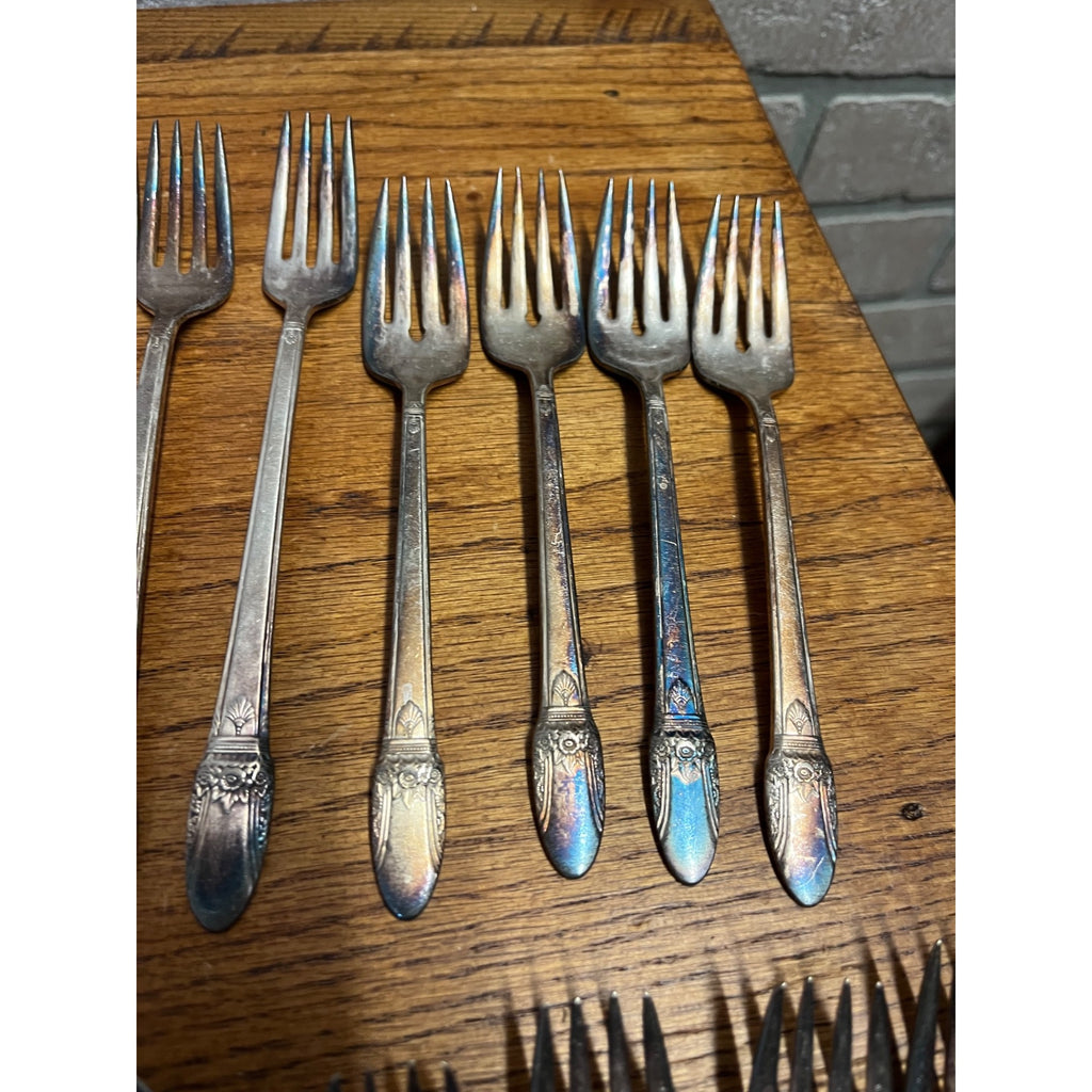 Vintage Rogers 1847 Flatware Service for (8) First Love Pattern Silverplate 56pc