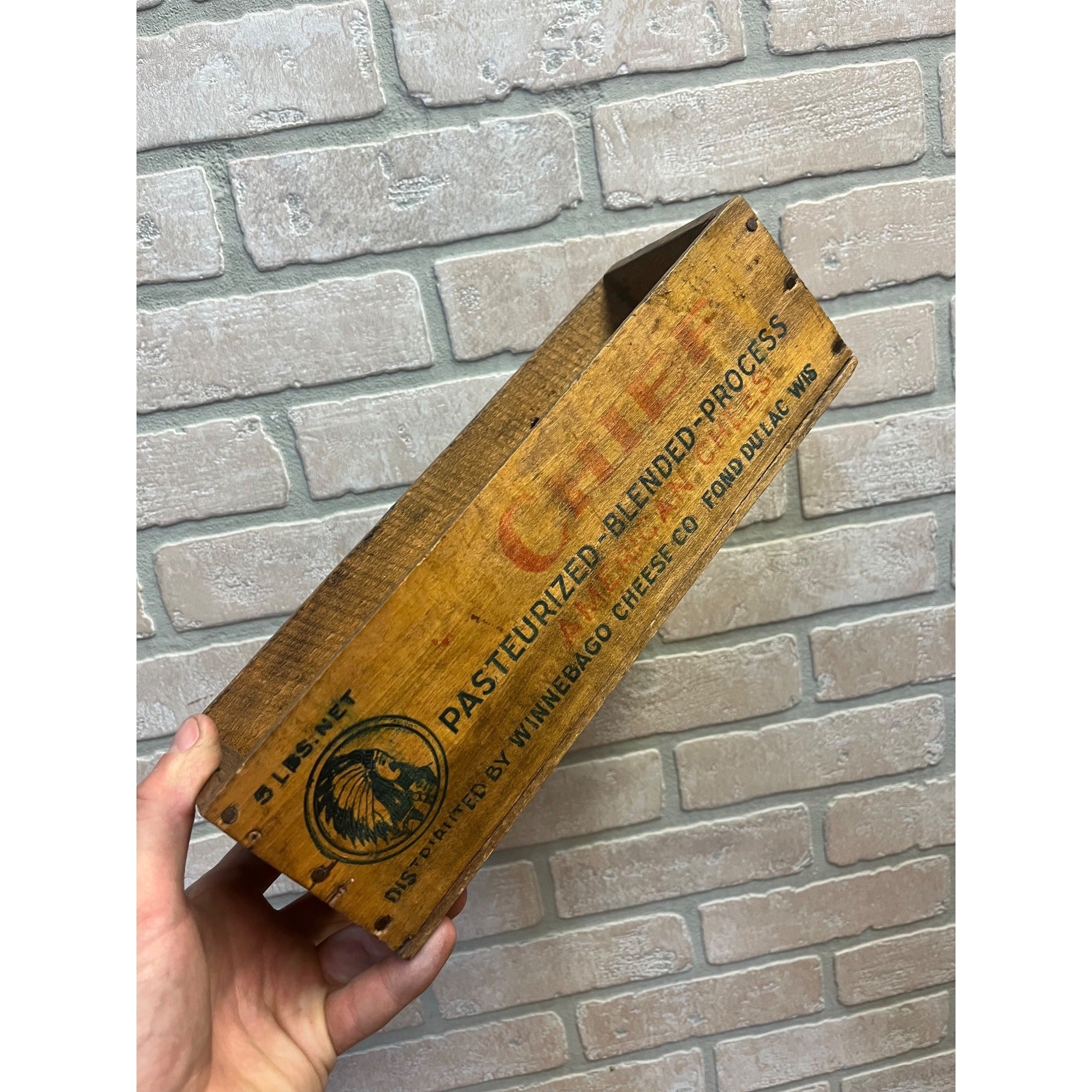 Vintage Chief Winnebago Cheese Co. Fond Du Lac Wis. WI Cheese Box Dairy State