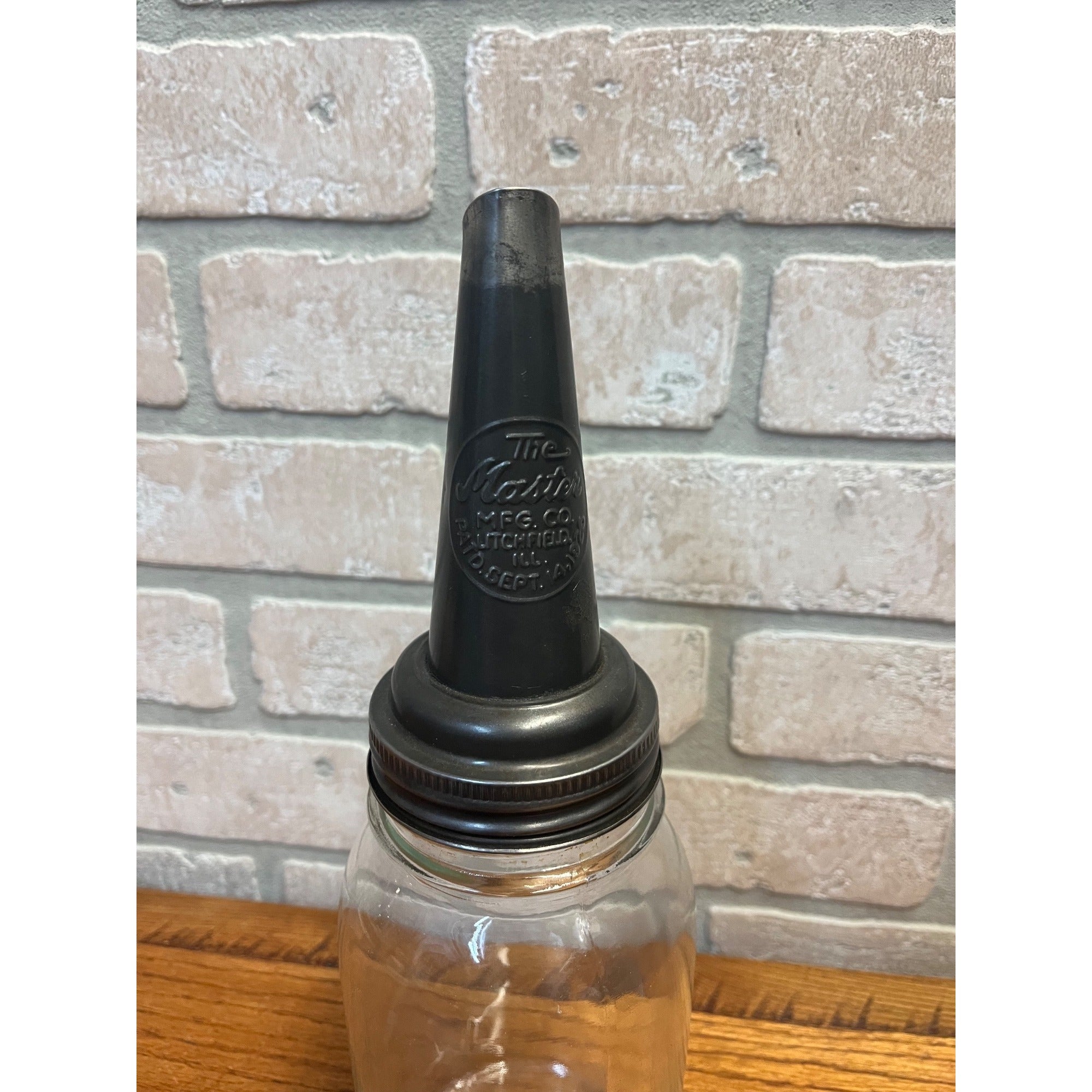 Vintage The Master Glass Oil Jar With Original Metal Pour Spout MFG Co. Litchfield, Illinois 1926