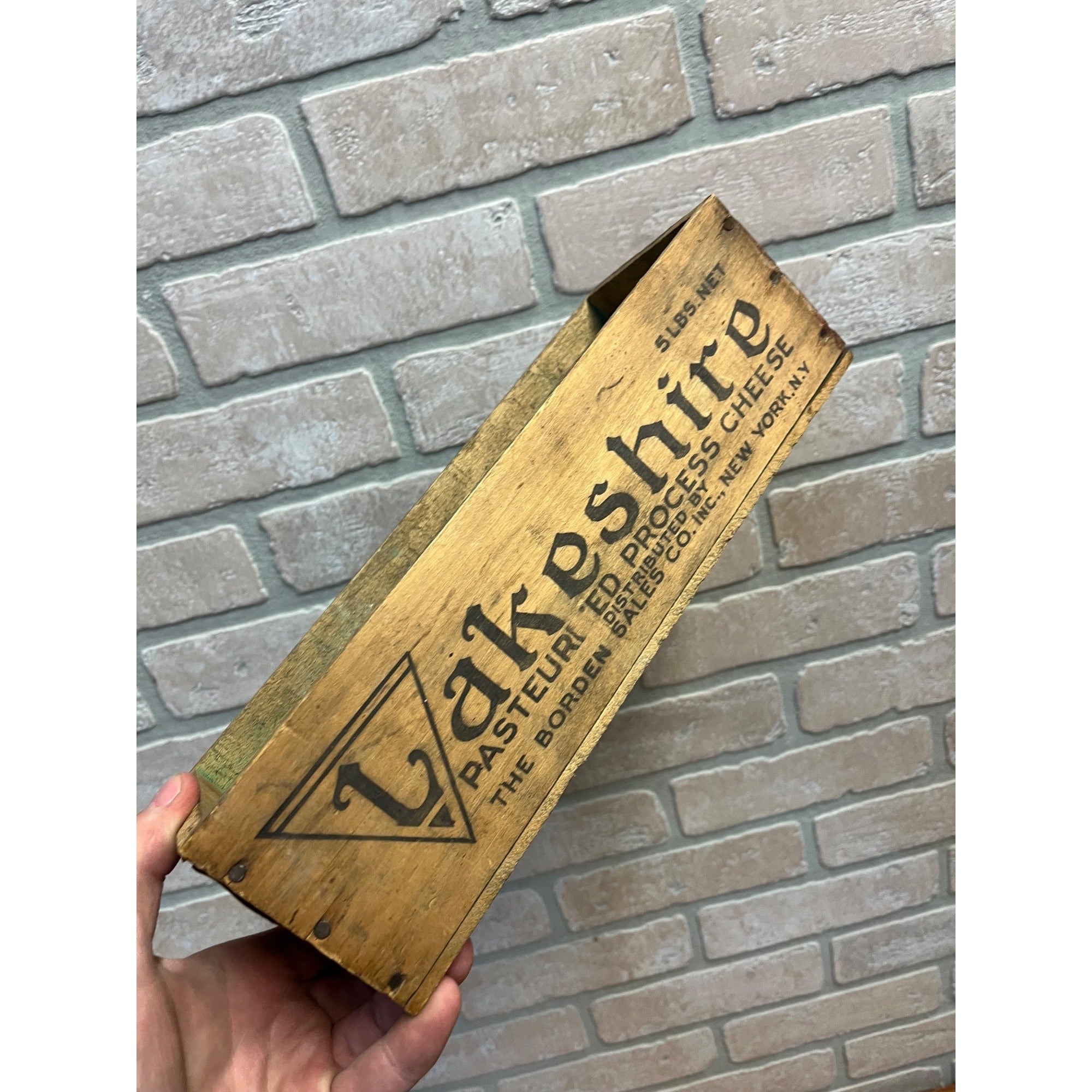 Vintage Cheese Box Lakeshire Bordens Brick 5 Lbs Kitchen Decor