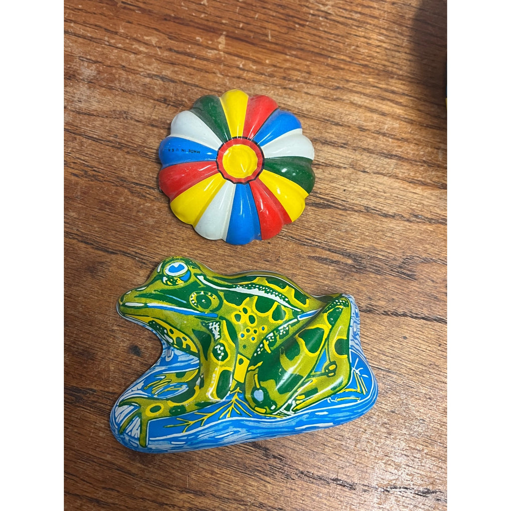Vintage Ohio Art Tin Litho Toy Beach Set Sand Sifter + Frog & Beach Ball Mold