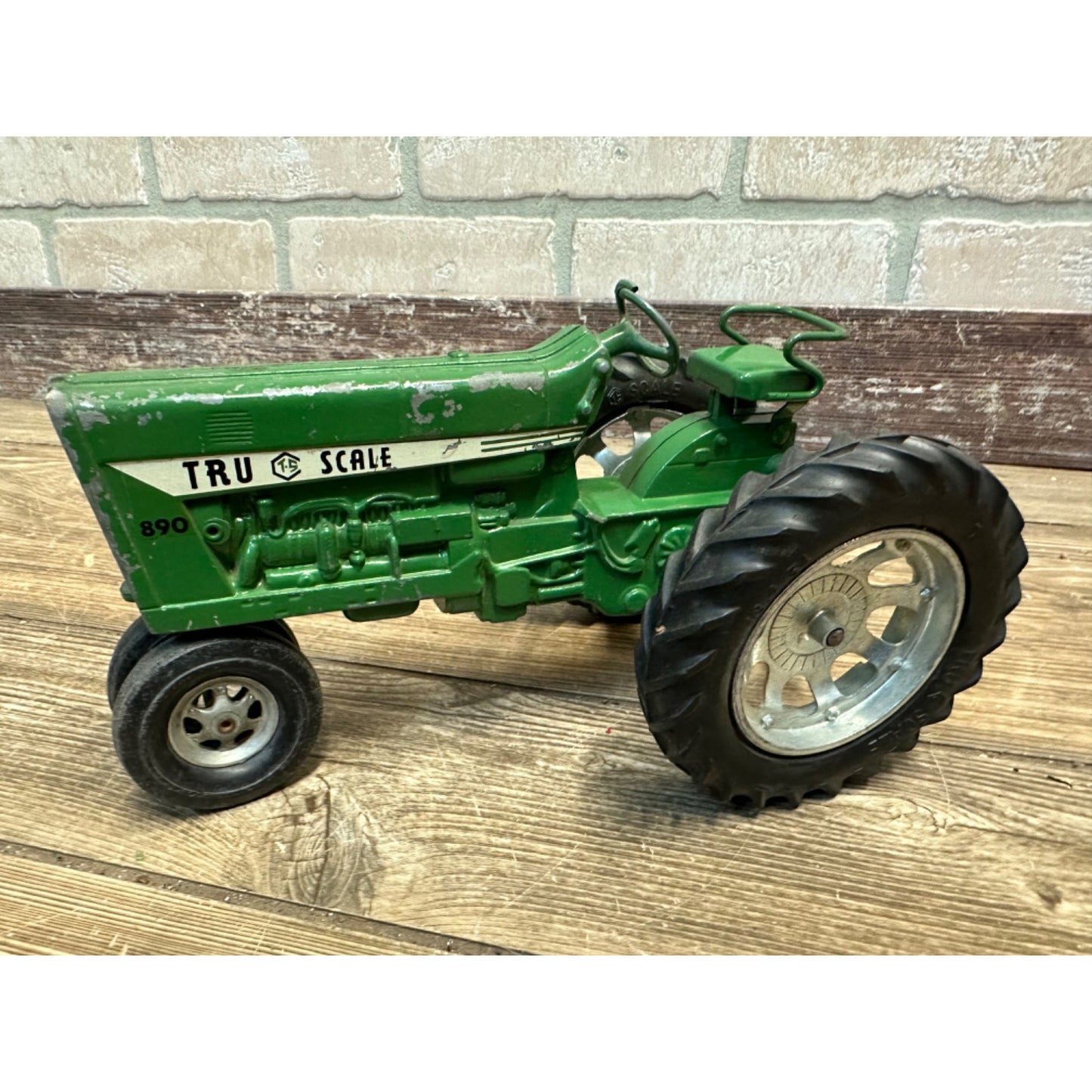 Vintage 1950s Tru-Scale #890 Green Farm Toy Tractor 1/16 Scale - Flip Seat