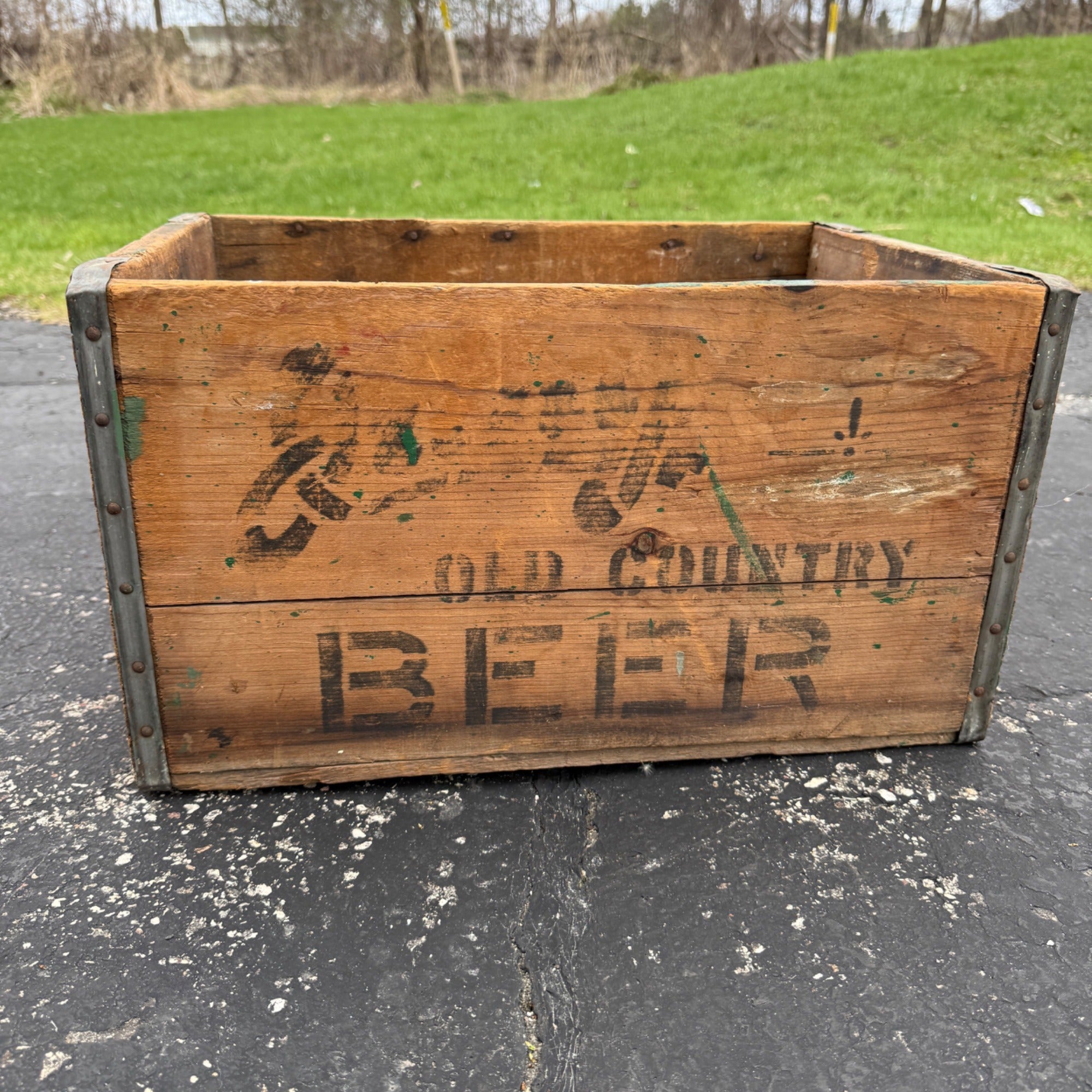 RARE Vintage Jung Old Country Beer Crate Random Lake Wisconsin Wis WI