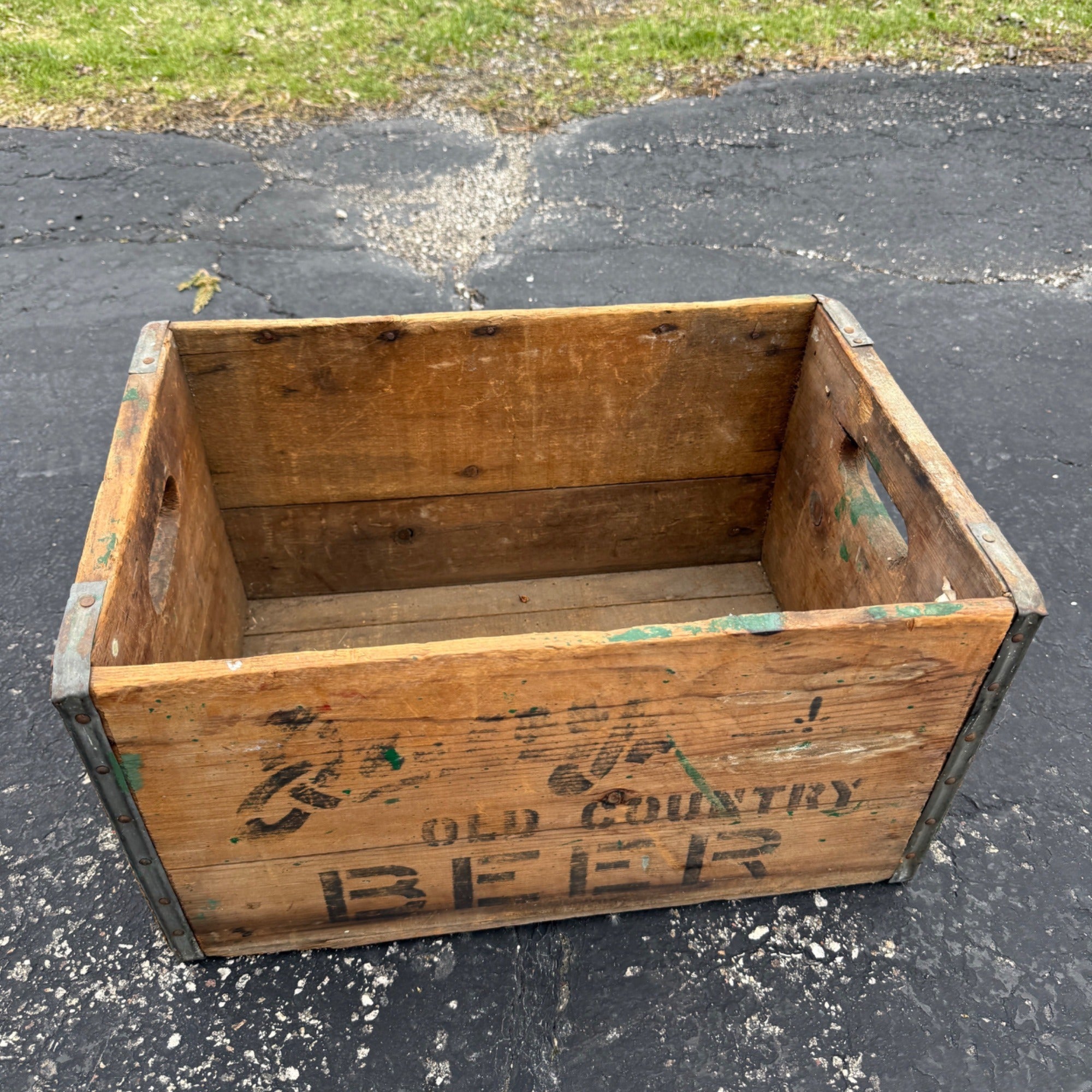 RARE Vintage Jung Old Country Beer Crate Random Lake Wisconsin Wis WI