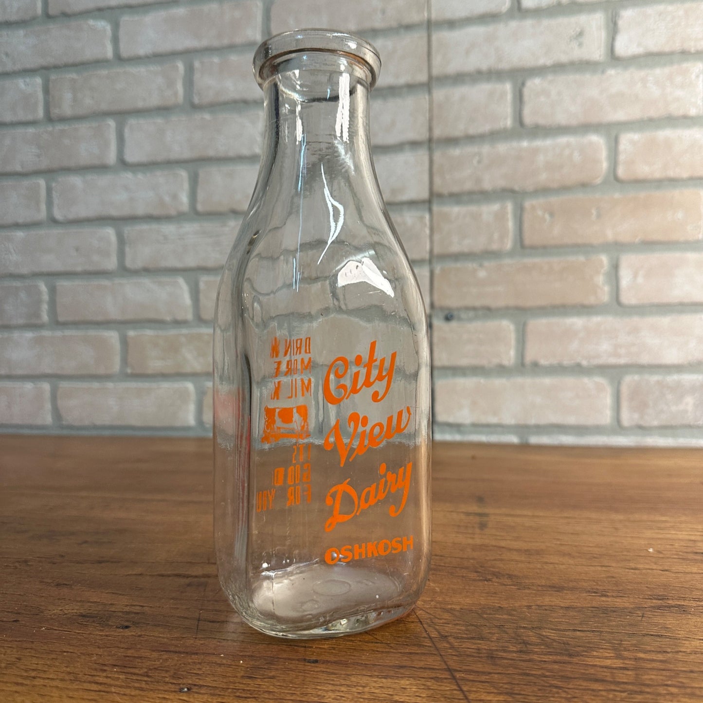 Vintage Quart City View Dairy Oshkosh Wis Milkl Bottle ACL Orange