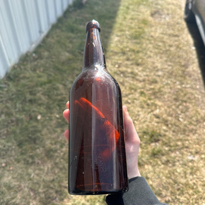 PRE-PROHIBITION SANDERS BROS QUART AMBER BROWN BEER BOTTLE FOND DU LAC WIS BLOB