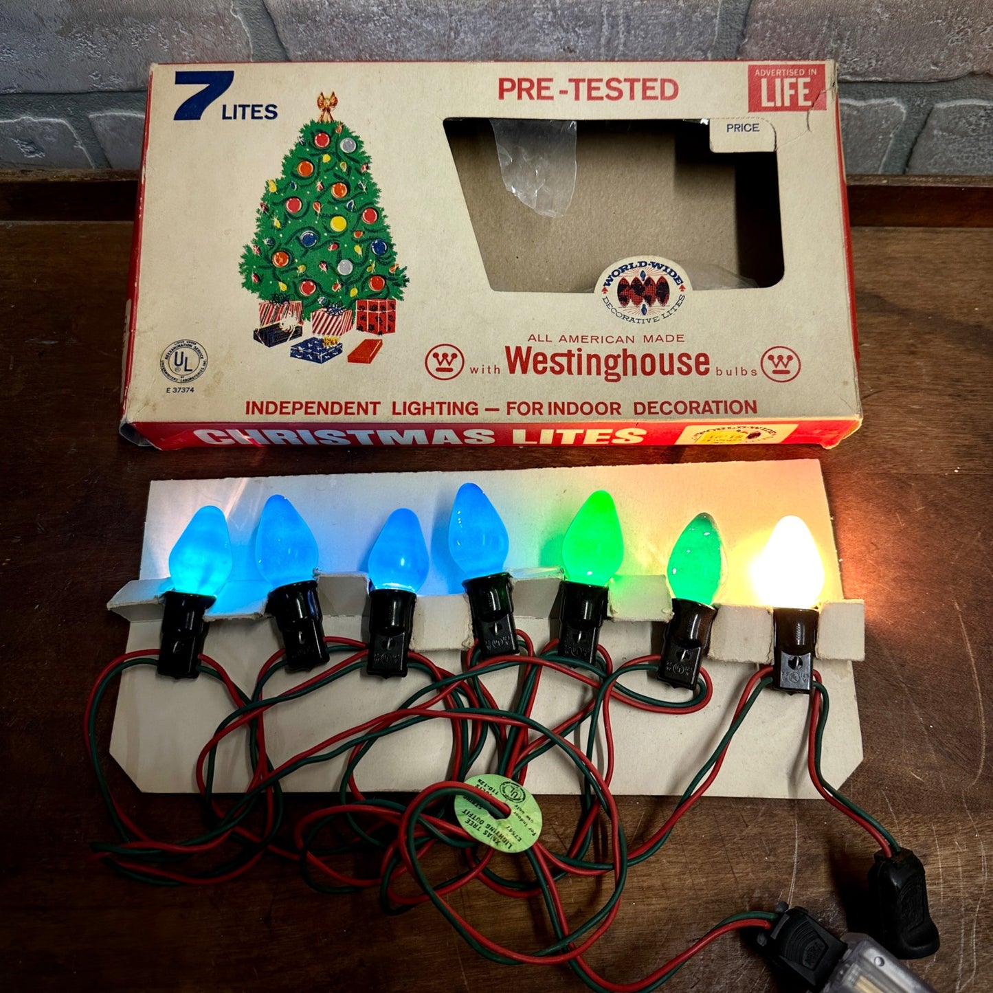 Vintage 1940s Westinghouse Christmas 7-Light String Light C7 Bulbs w/ Box