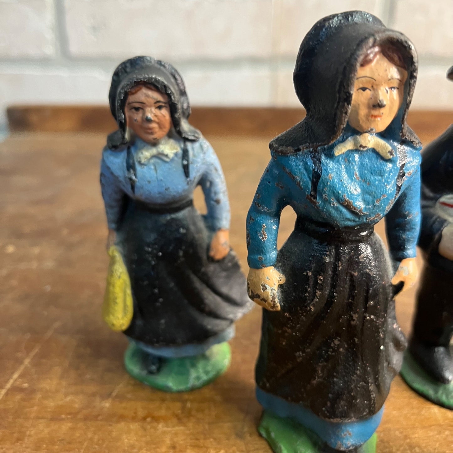 Antique Vintage Cast Iron Metal Amish Family Figures Set