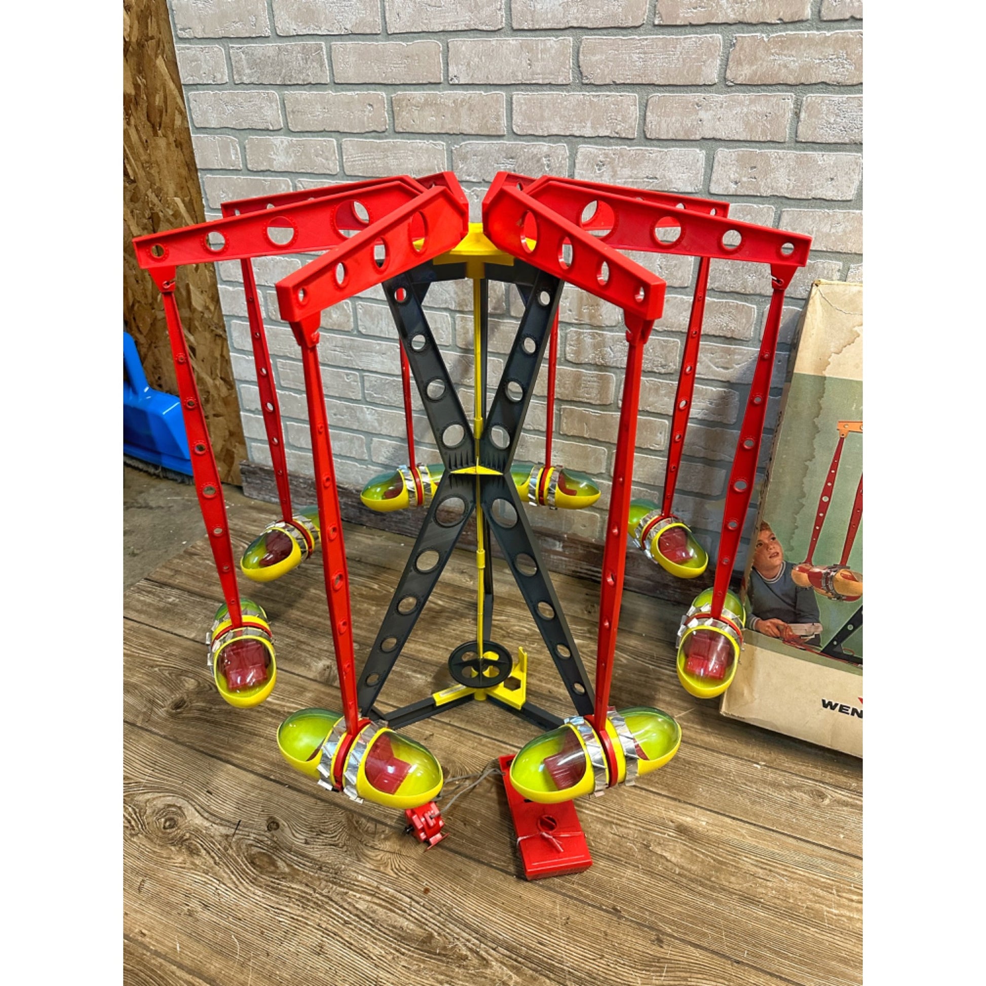 WALT DISNEY'S TOMORROWLAND ROCKET RIDE GIANT TOY WEN MAC VINTAGE RARE