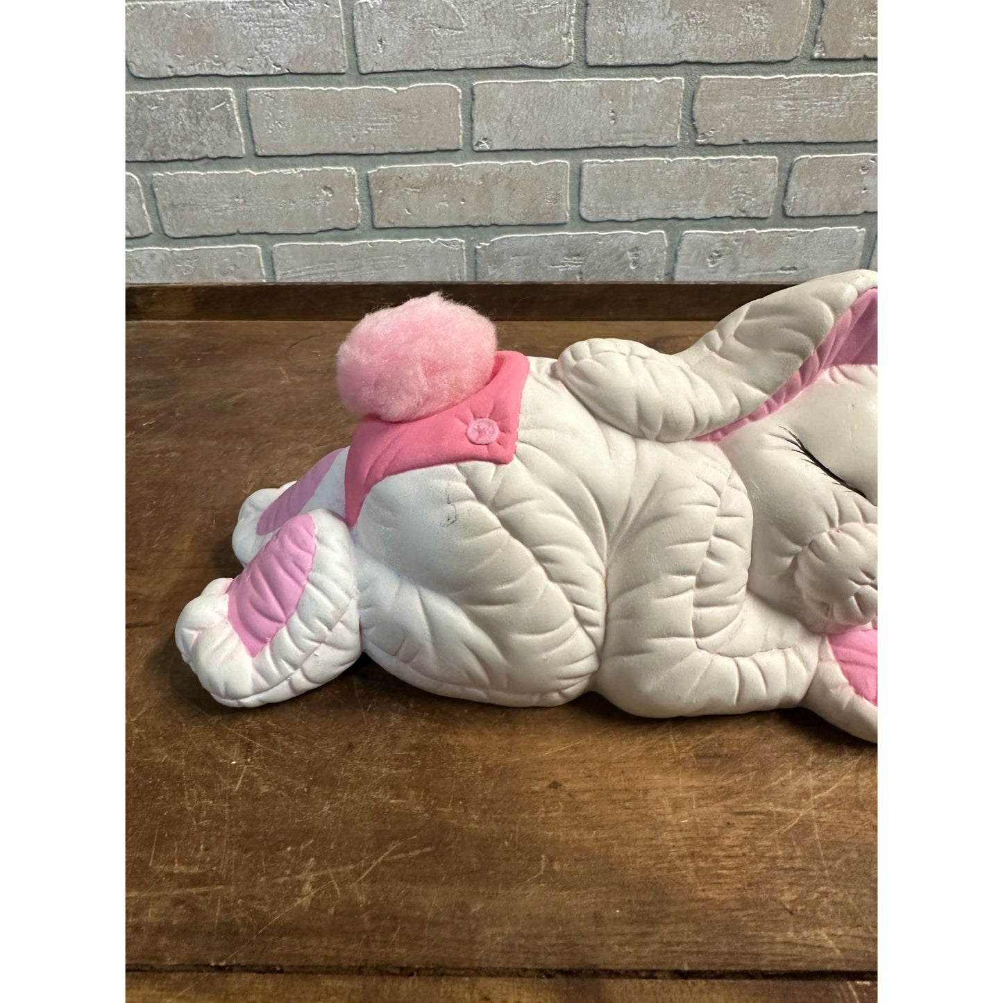 1986 CERAMIC EASTER RABBIT BUNNY SLEEPING BANK DANA'S MOLDS PINK