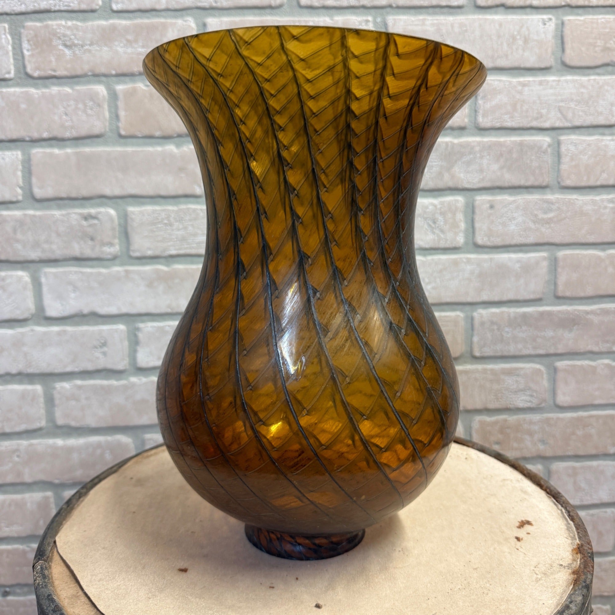 Vintage Mid Century Lamp Light Yellow Amber Hand Detailed Shade Fits 3-1/8"