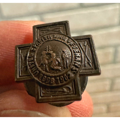 Original United Spanish American War 1898-1902 Veteran's Bronze Lapel Badge