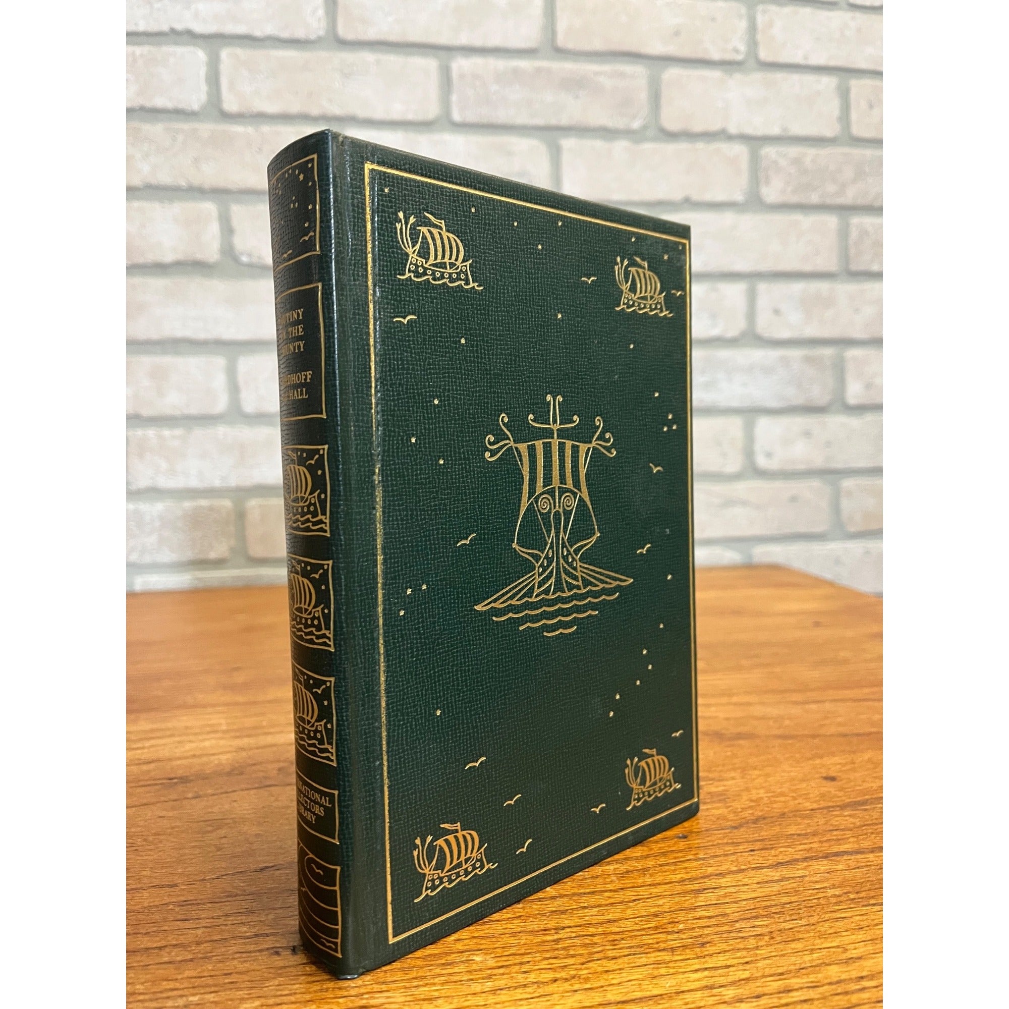 Vintage Mutiny on the Bounty by Nordhoff & Hall International Collectors Library