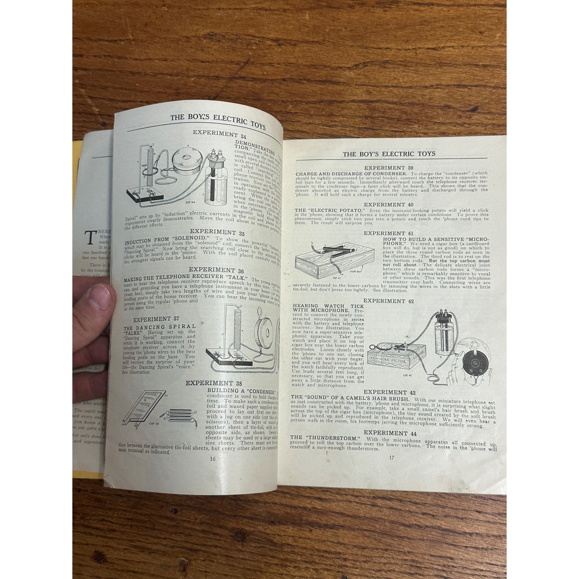 RARE 1917 Electro Importing Co "The Boy's Electric Toys" Experiment Booklet