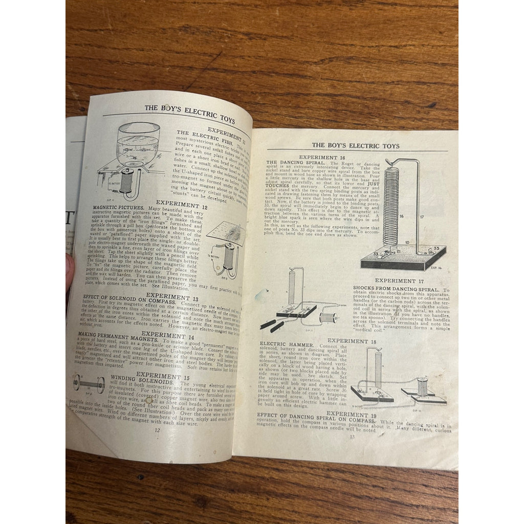 RARE 1917 Electro Importing Co "The Boy's Electric Toys" Experiment Booklet
