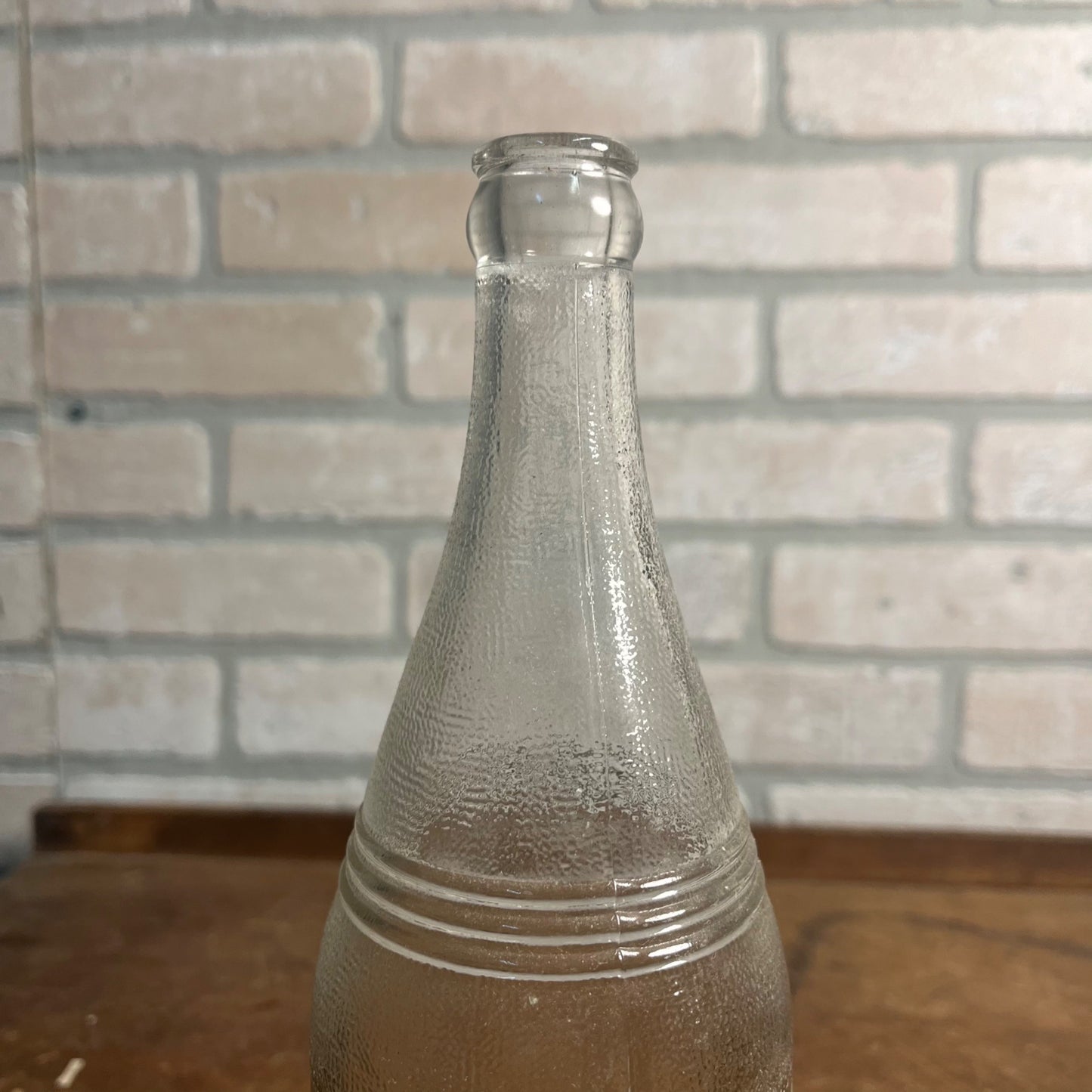 Vintage Life Beverage Co. Cedar Rapids Iowa 1 Pint 10oz Soda Glass Bottle Label