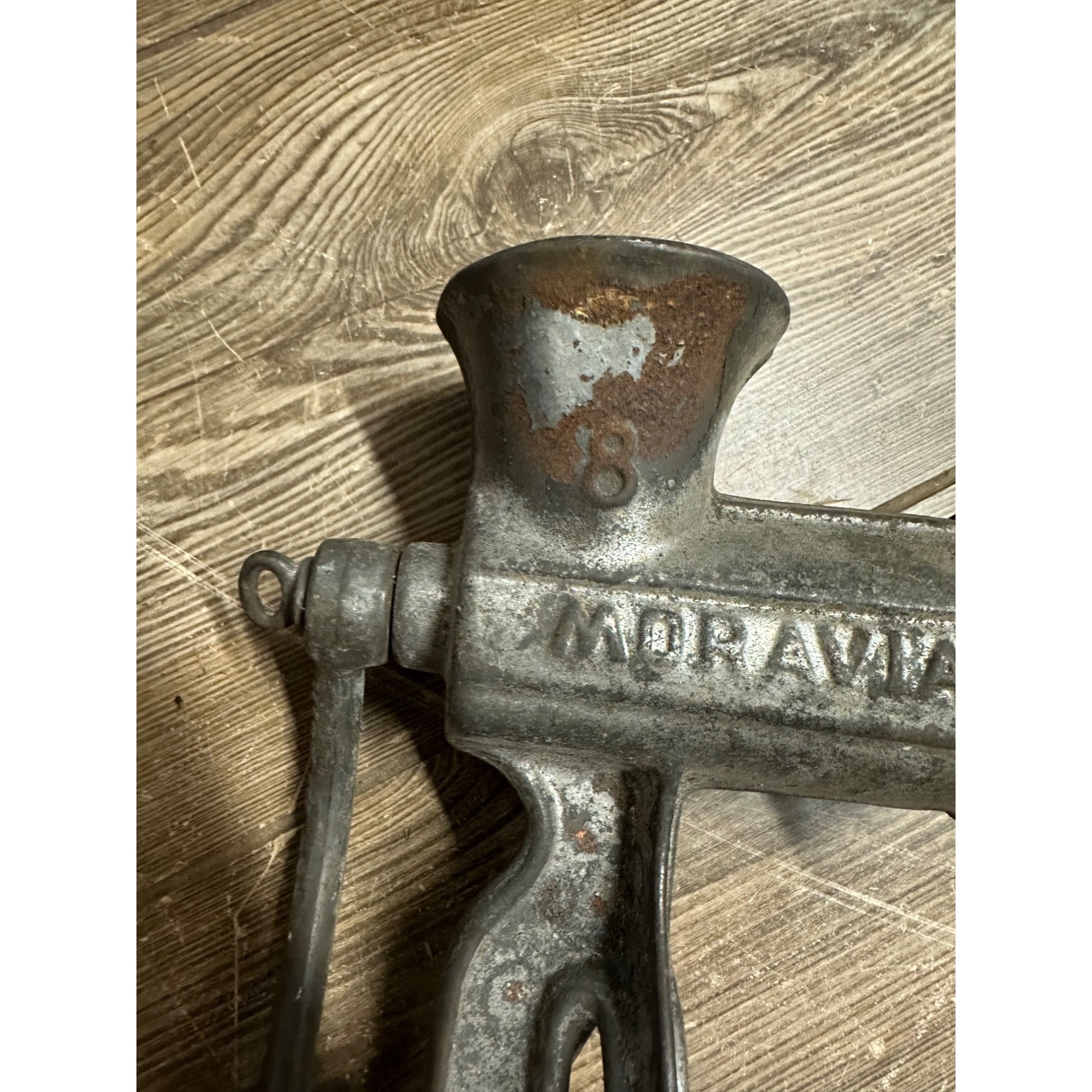 VINTAGE 1930S MORAVIA #8 CRANK MEAT GRINDER CHOPPER CZECHOSLOVAKIA CAST IRON