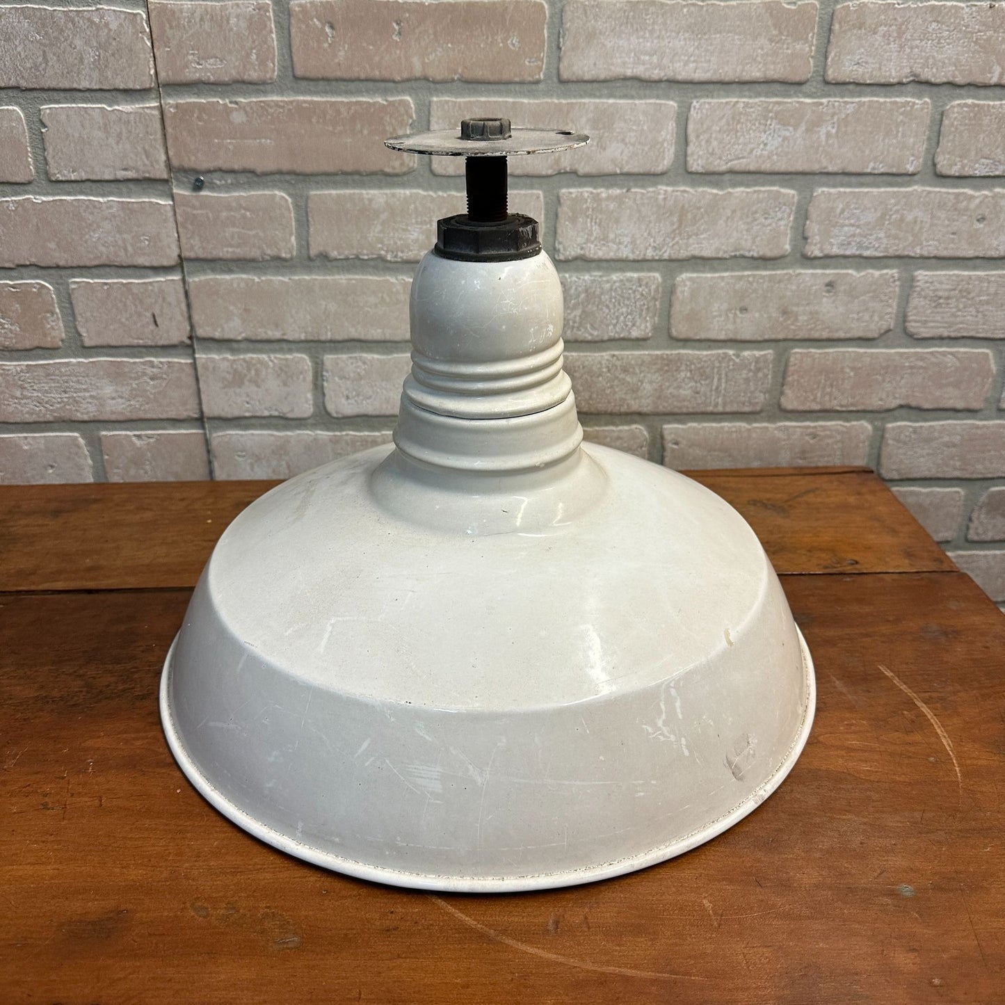 VINTAGE BENJAMIN WHITE PORCELAIN ENAMEL INDUSTRIAL LIGHT FIXTURE 16" ROUND USA