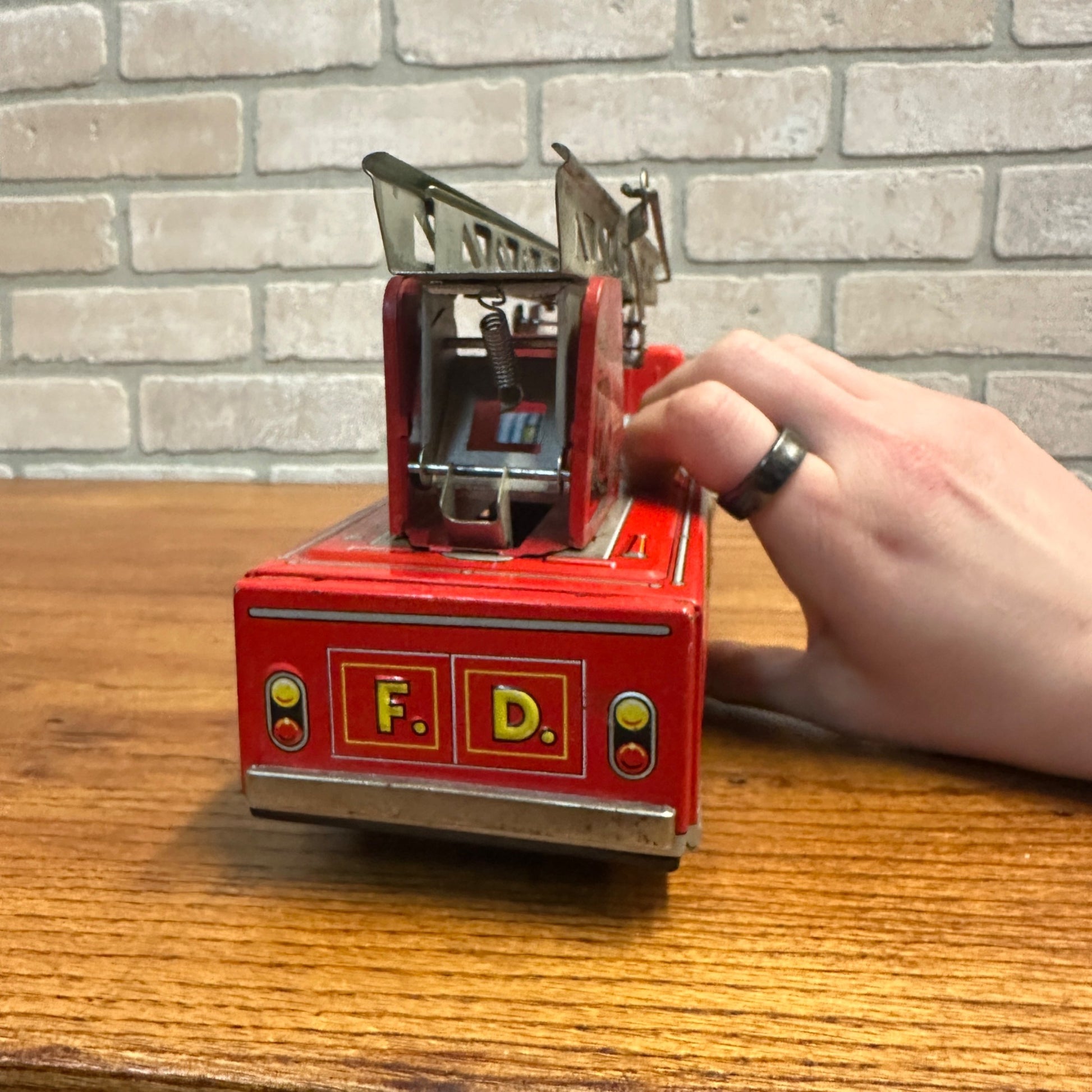 Vintage 1960s Japan Tin Litho Fire Ladder Truck Battery Operated Yonezawa - Works
