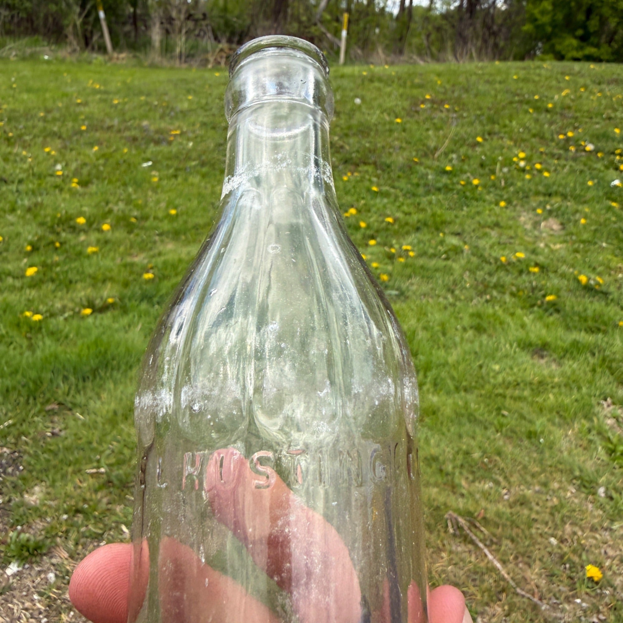 Vintage 1930s EL Husting Embossed Milwaukee Ribbed7-1/2 Oz Soda Bottle Wisconsin