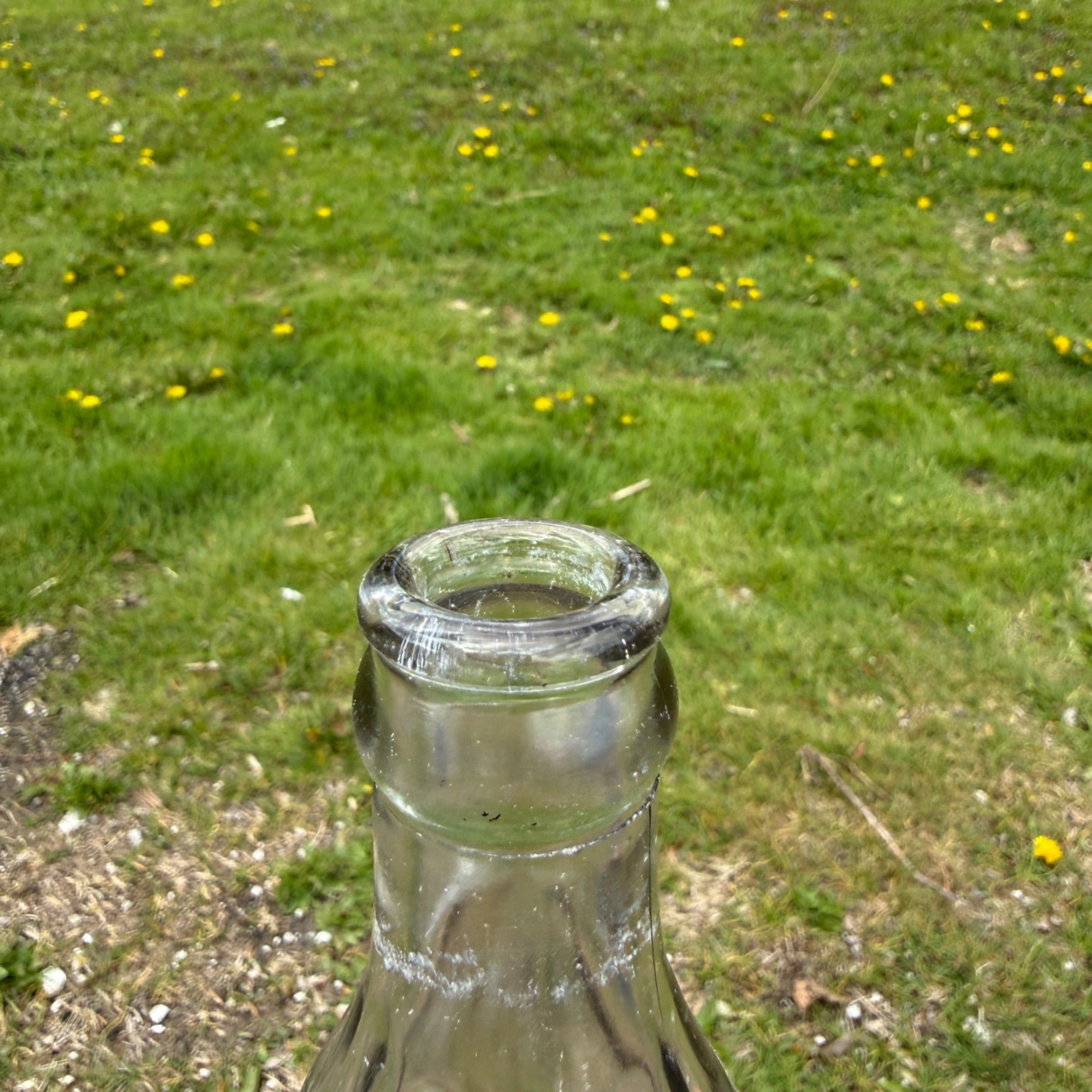 Vintage 1930s EL Husting Embossed Milwaukee Ribbed7-1/2 Oz Soda Bottle Wisconsin