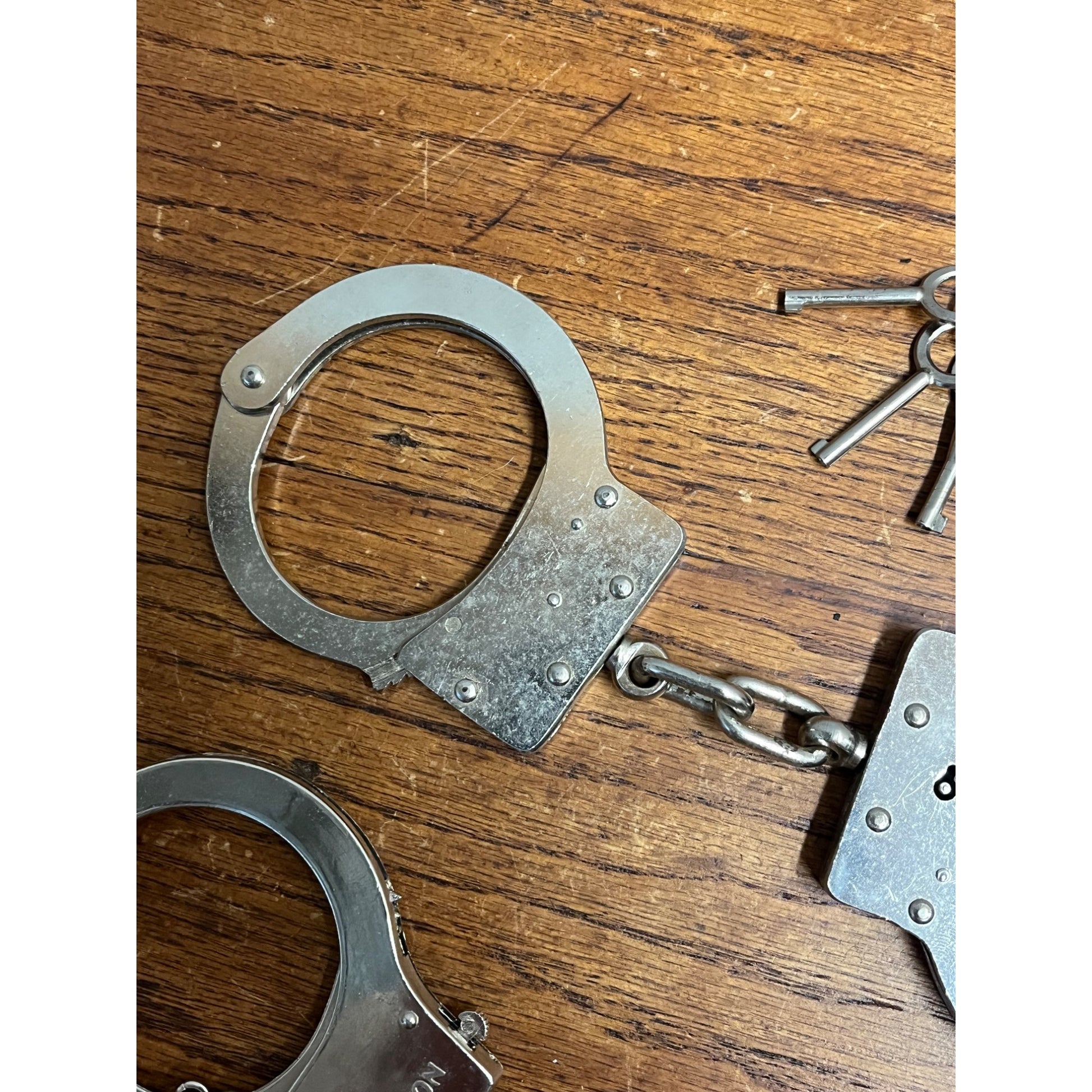 Vintage American Handcuff Co. Handcuffs with Key – Fond Du Lac, Wis.