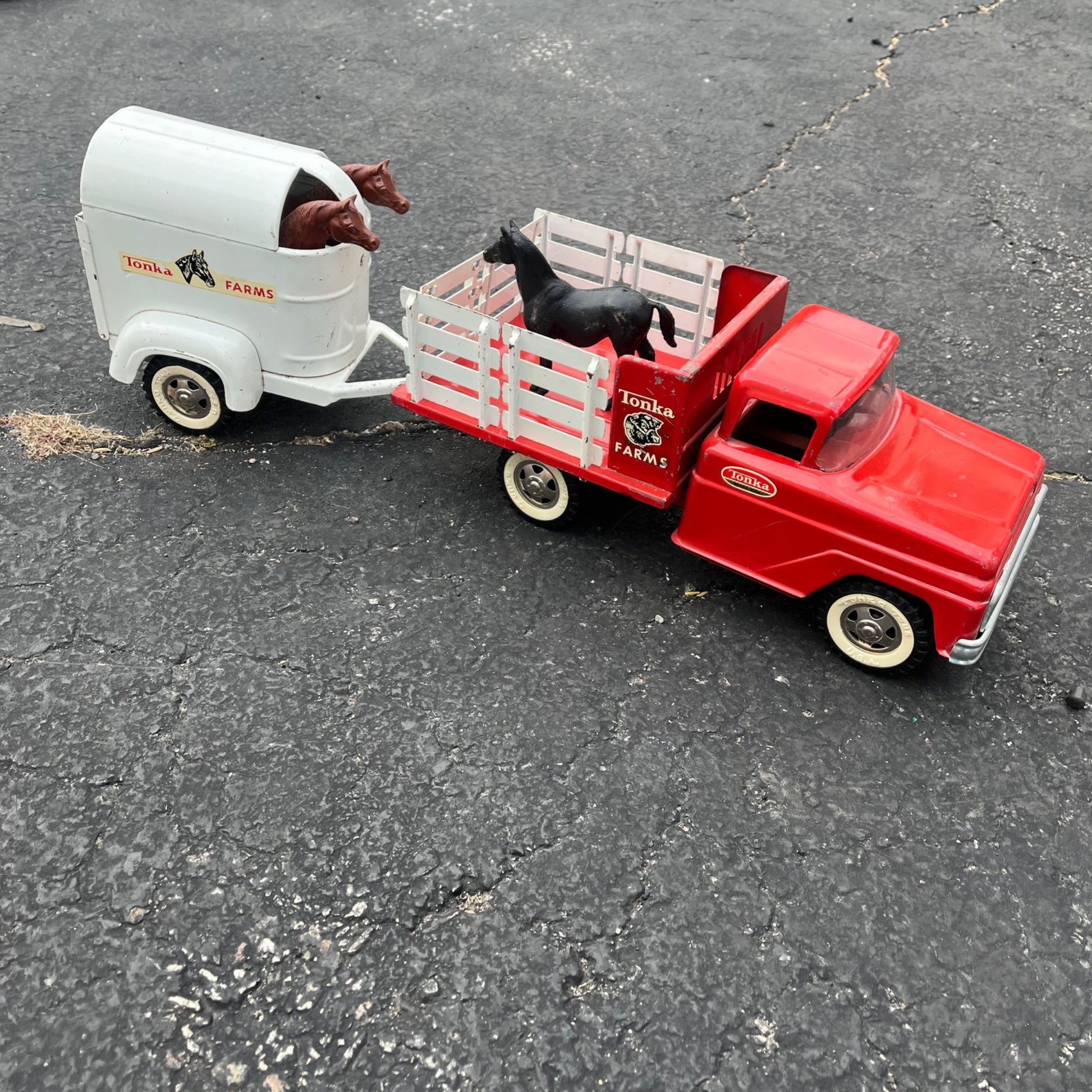 Vintage 1962 Tonka Farms Stake Truck & Horse Trailer Pressed Steel Toy