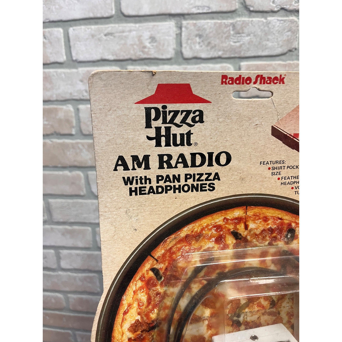 Vintage 1986 Pizza-Hut AM Transistor Radio with Headset - In Package
