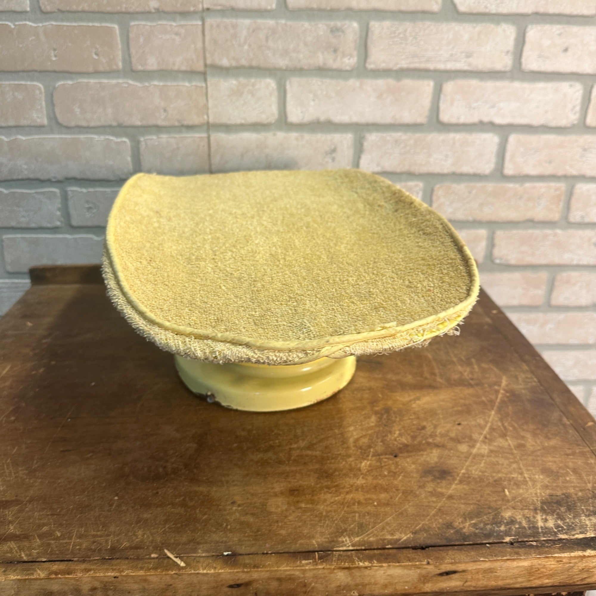 Honeysuckle Nursery Baby Scale Hospital Vintage Yellow Graphics Cloth Cover