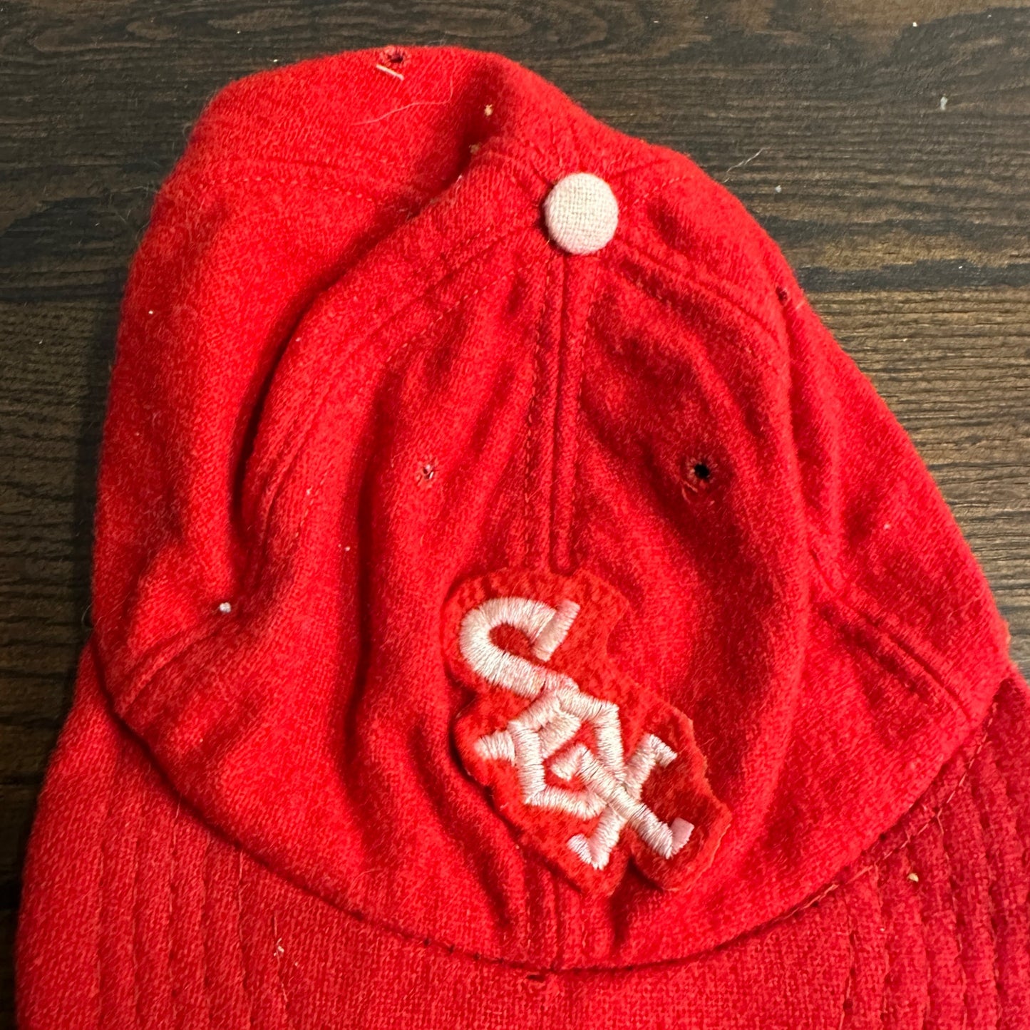 RARE Vintage 1970s Chicago White Sox Red Stitched Baseball Cap / Leather Liner