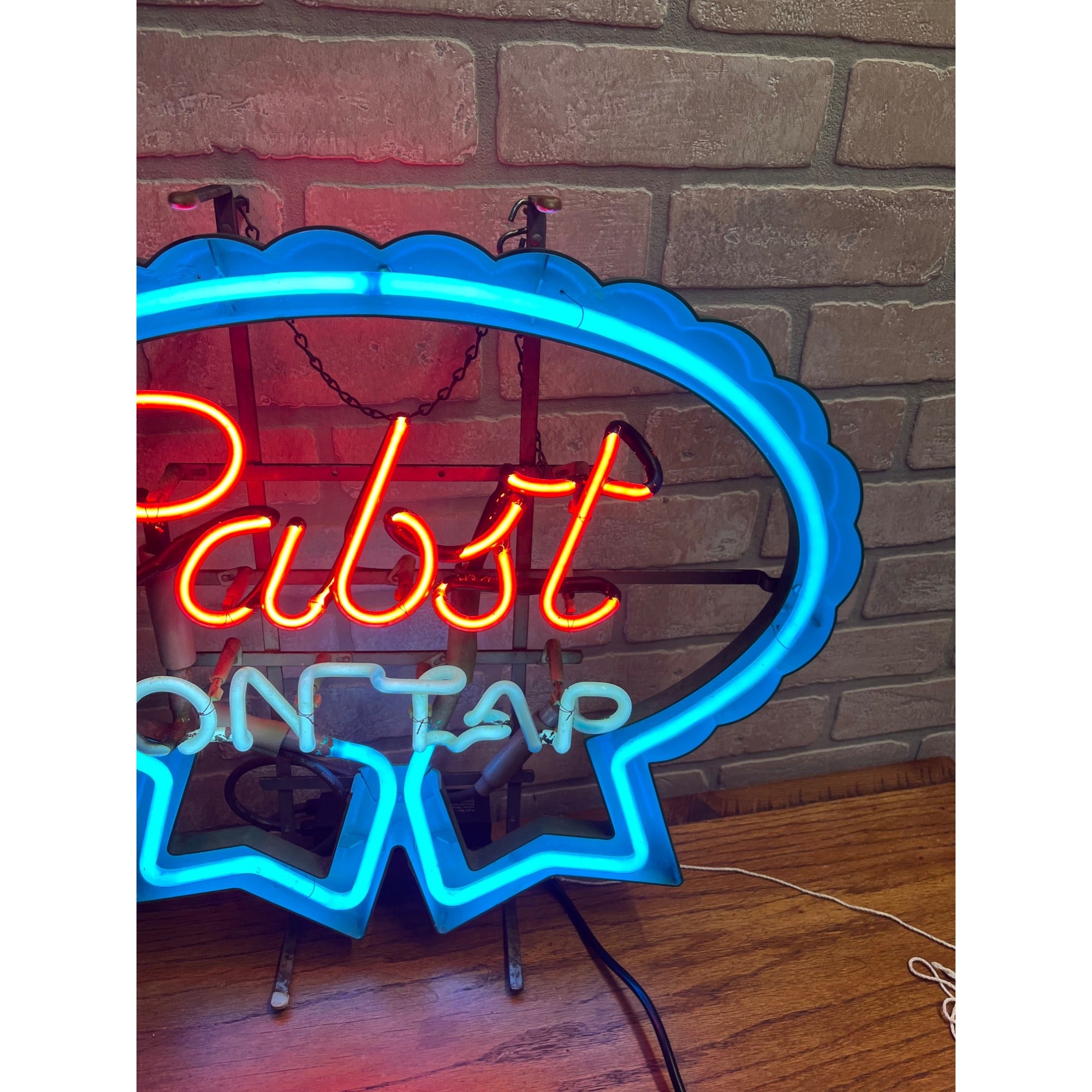 Vintage 1970s Pabst Blue Ribbon On Tap Beer Lighted Bar Neon Advertising Sign