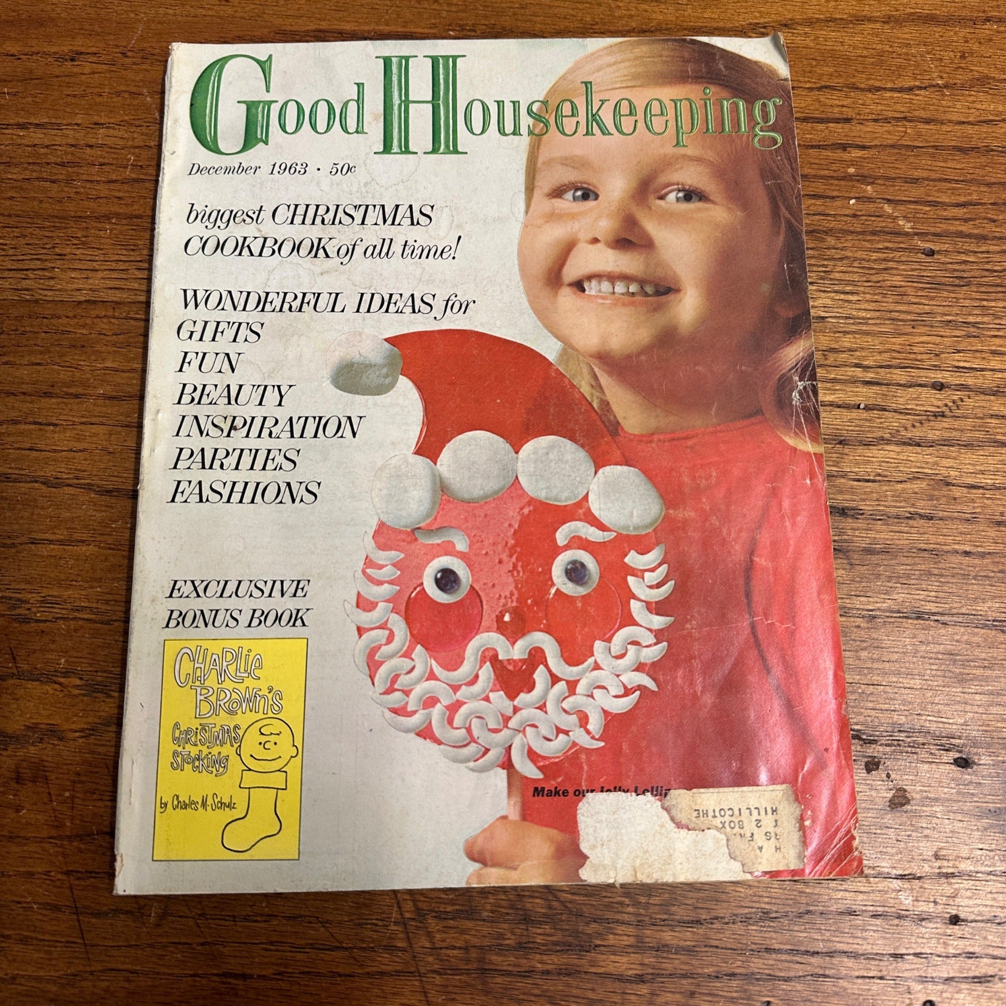 1963 DECEMBER GOOD HOUSEKEEPING MAGAZINE - Charlie Brown Stocking Book Vtg