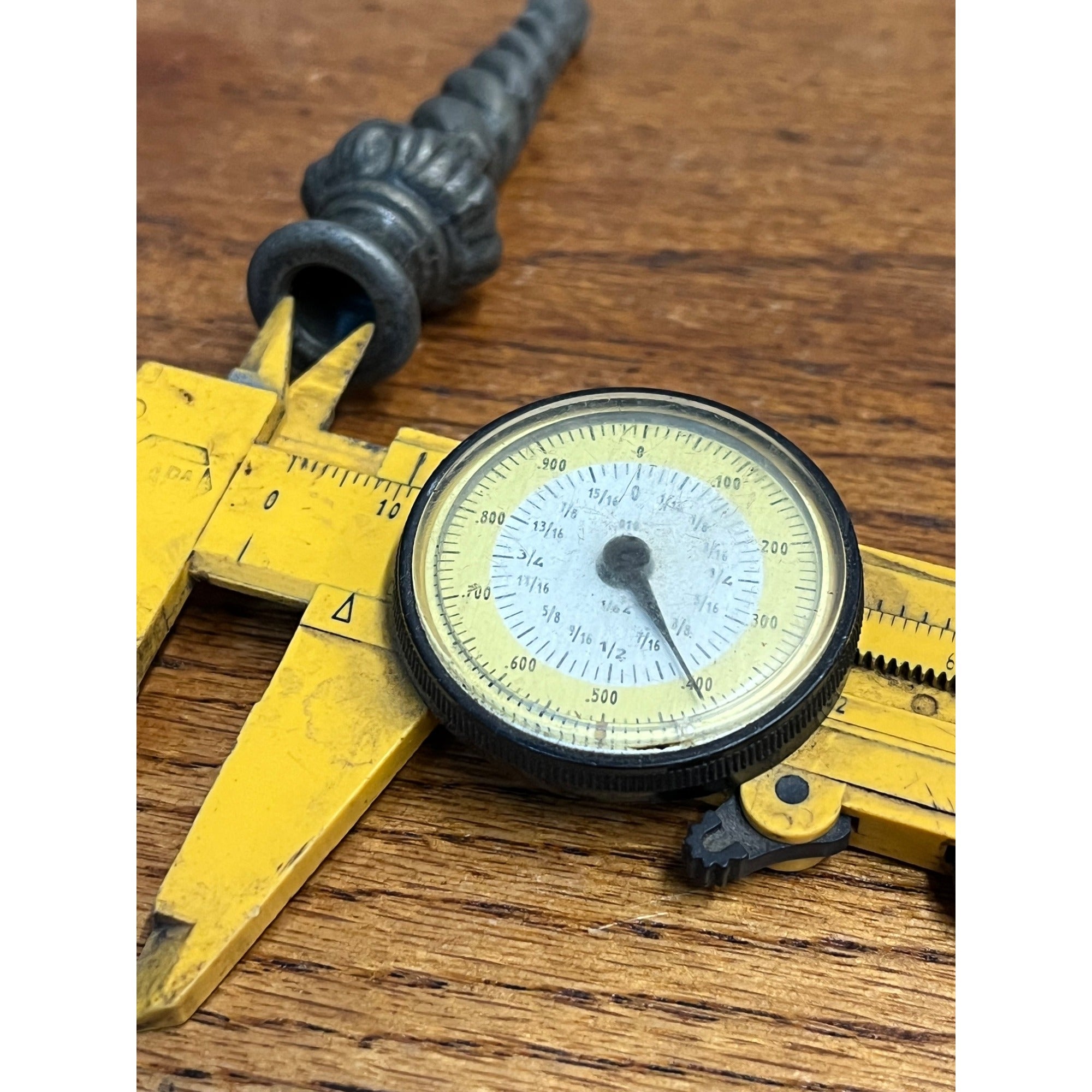 Vintage Swirl Bud Mid-Century Metal Spelter Lamp 3" Finial Topper Threaded