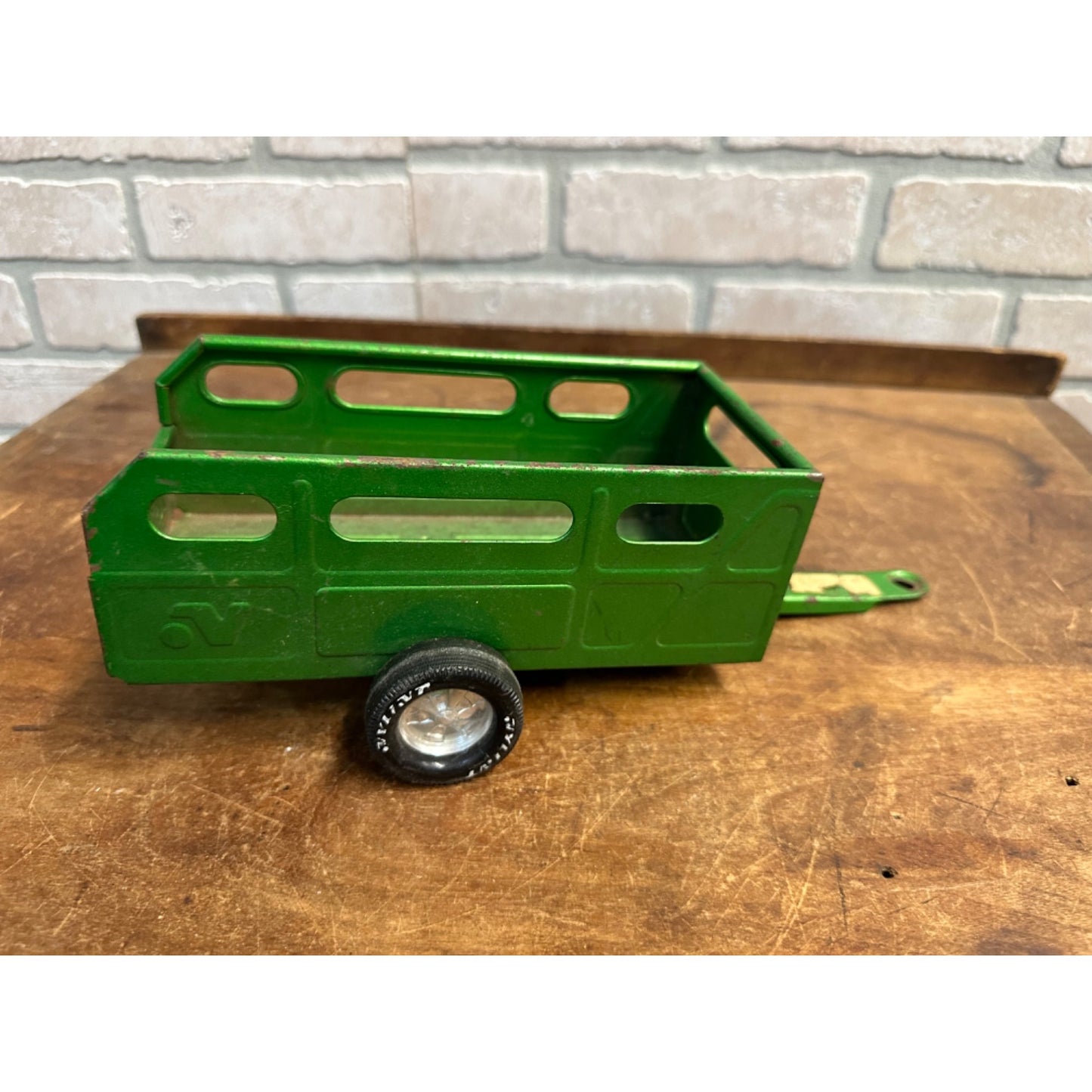 VINTAGE NYLINT FARMS GREEN TRAILER PRESSED STEEL TOY WAGON ONLY