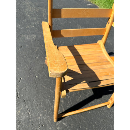 Vintage Child's Wooden Slat Folding Deck Lawn Beach Chair