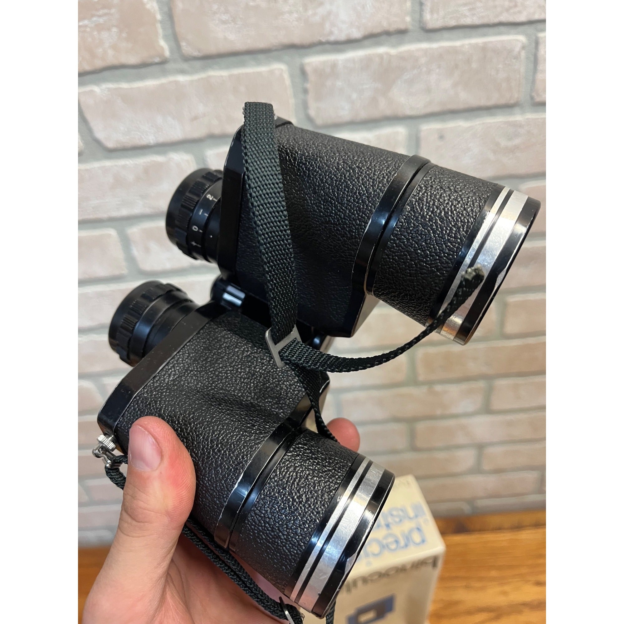 Binoculars Belle & Howell 8x40 Extra Wide Field Ultra Violet Fully Coated Lenses