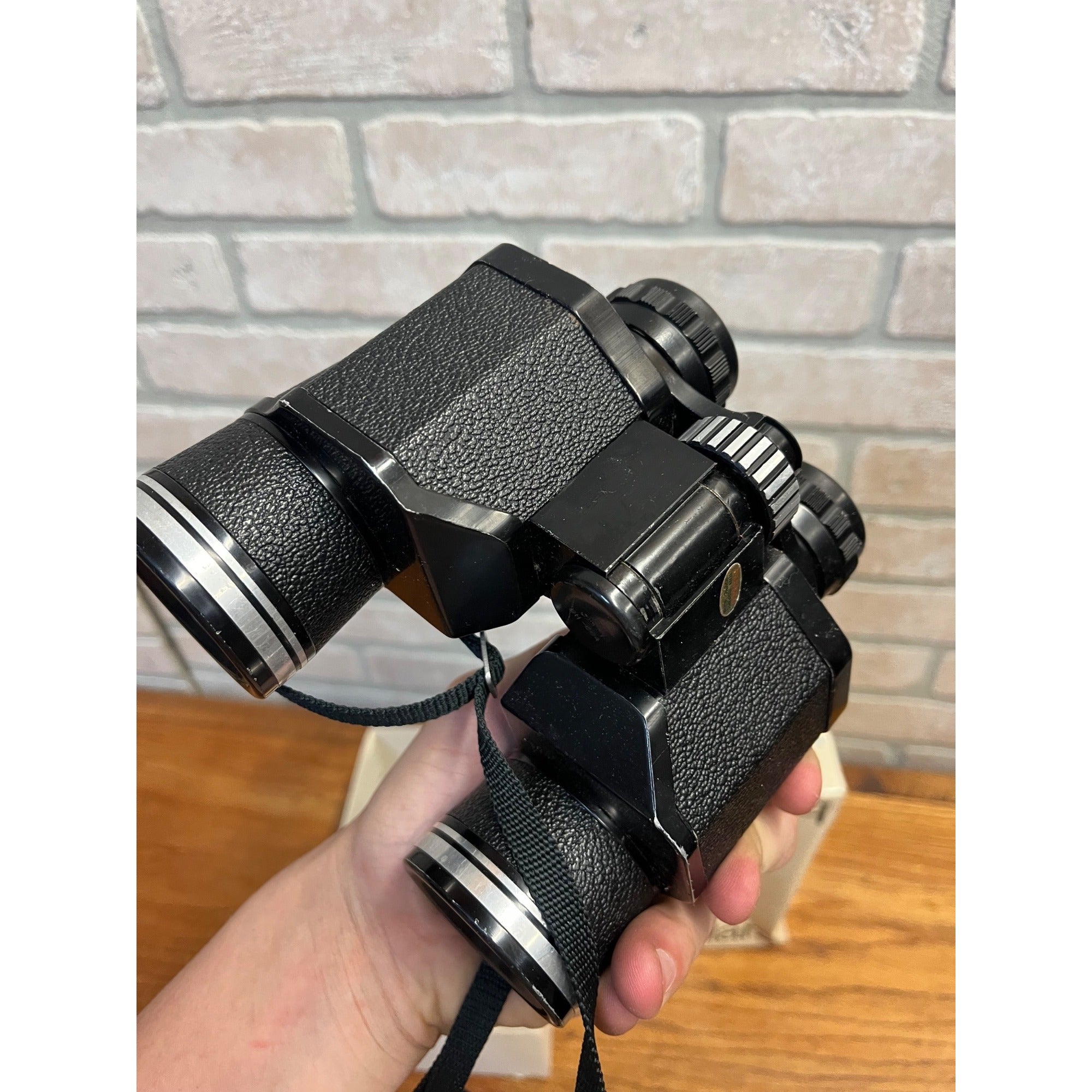 Binoculars Belle & Howell 8x40 Extra Wide Field Ultra Violet Fully Coated Lenses