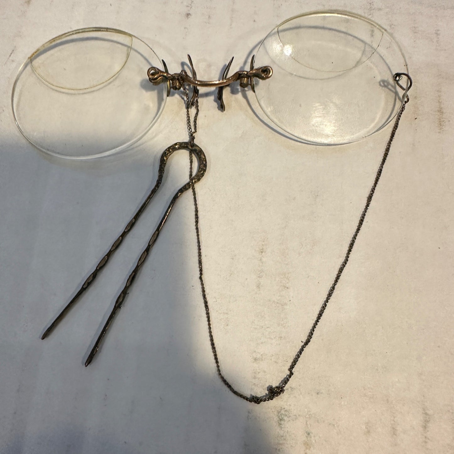 ANTIQUE VICTORIAN  PINCH NOSE GOLD RIMLESS SPECTACLES EYE GLASSES + HAIR PIN