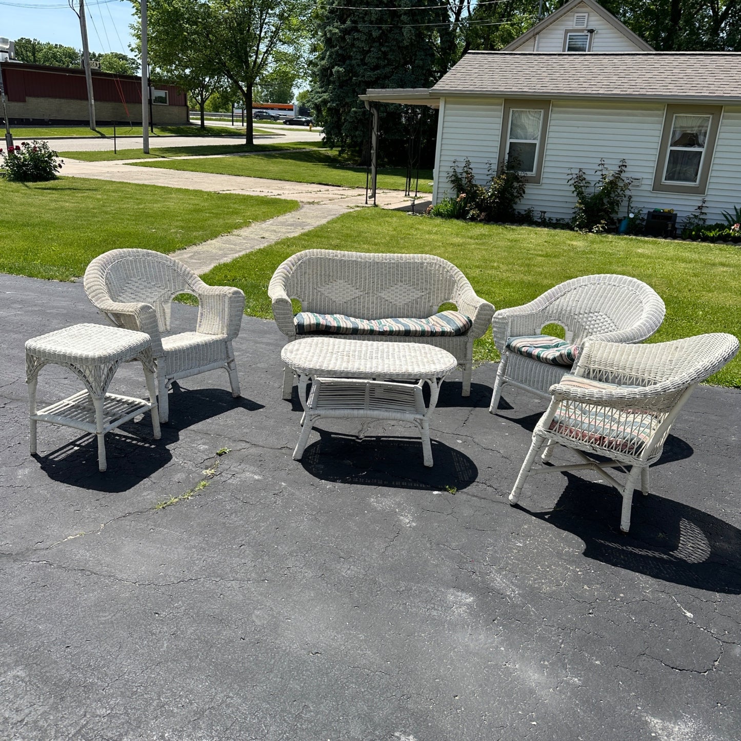 Vintage Outdoor Patio White Wicker Set Chairs Table