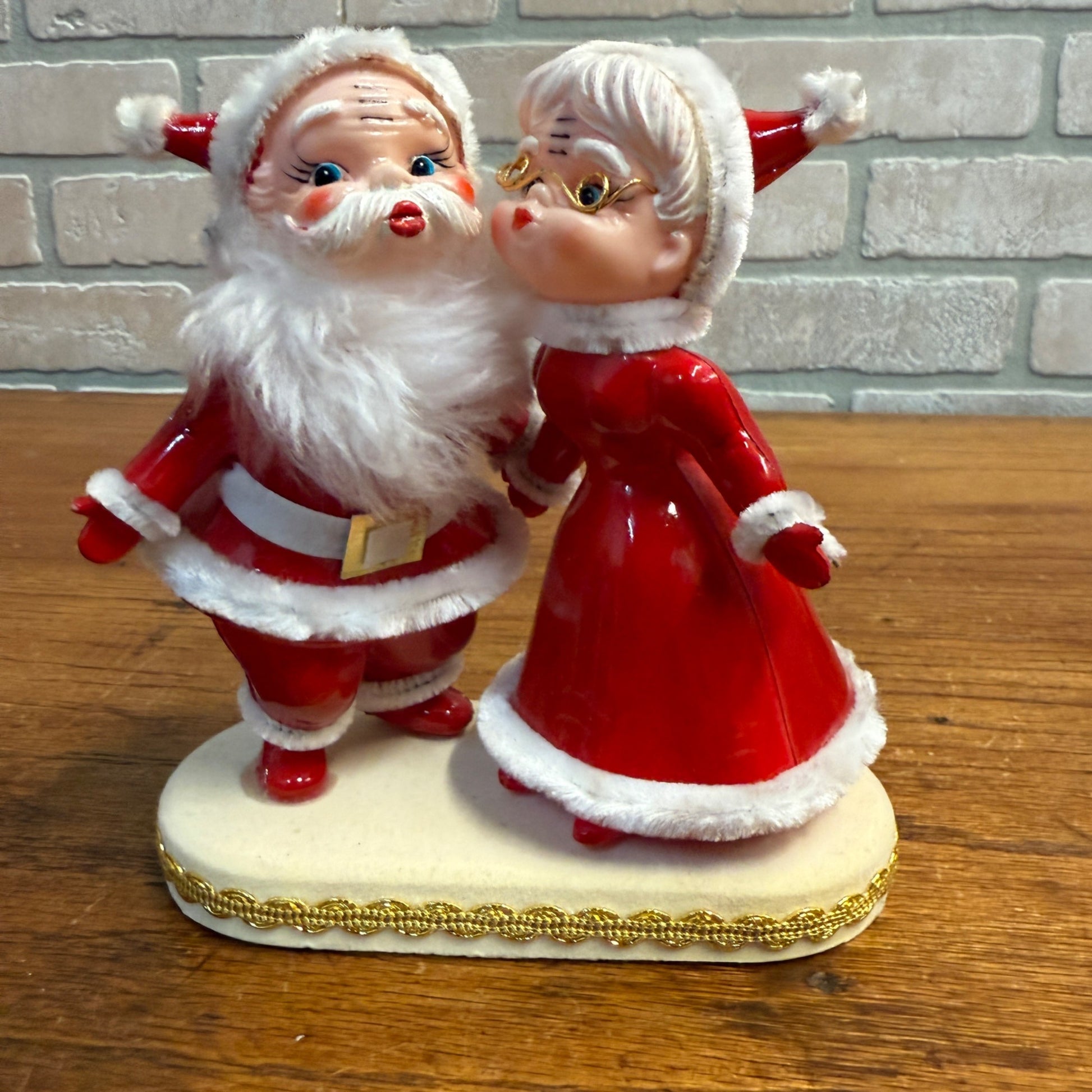 Vintage Plastic Mr. & Mrs. Santa Claus Kissing Vintage Blow Mold Figurine Japan