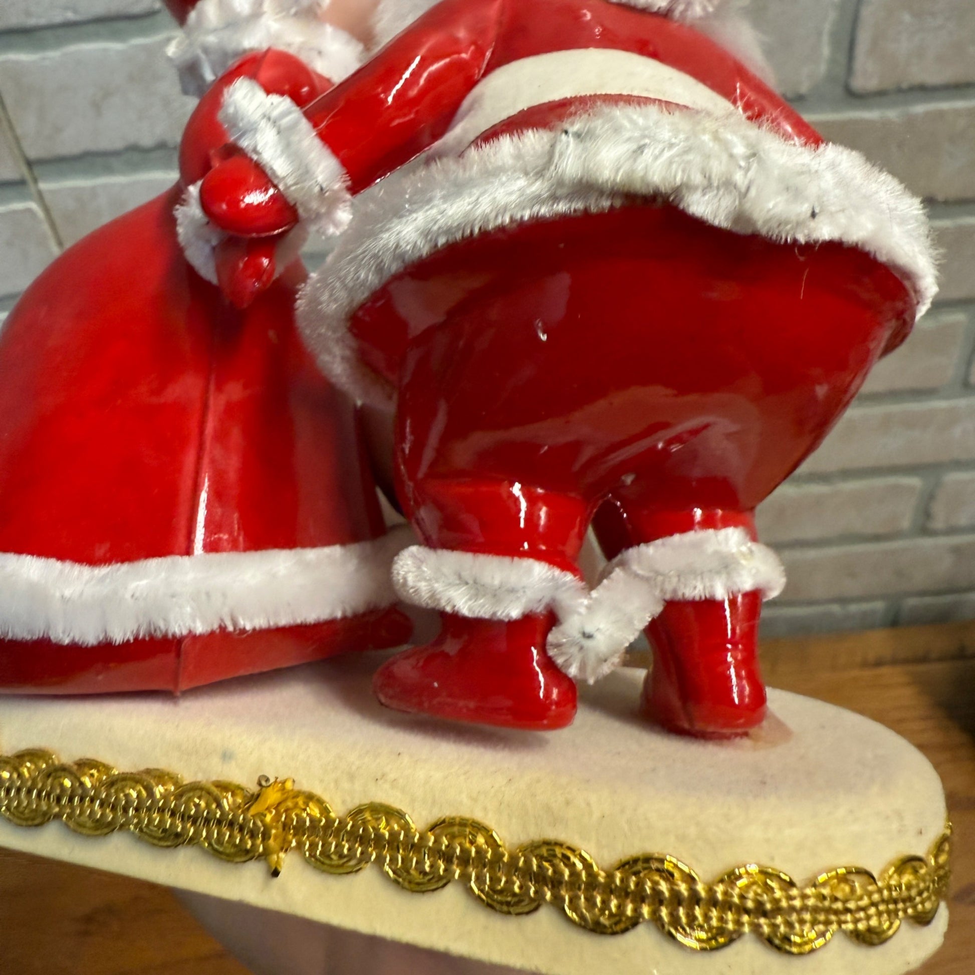 Vintage Plastic Mr. & Mrs. Santa Claus Kissing Vintage Blow Mold Figurine Japan