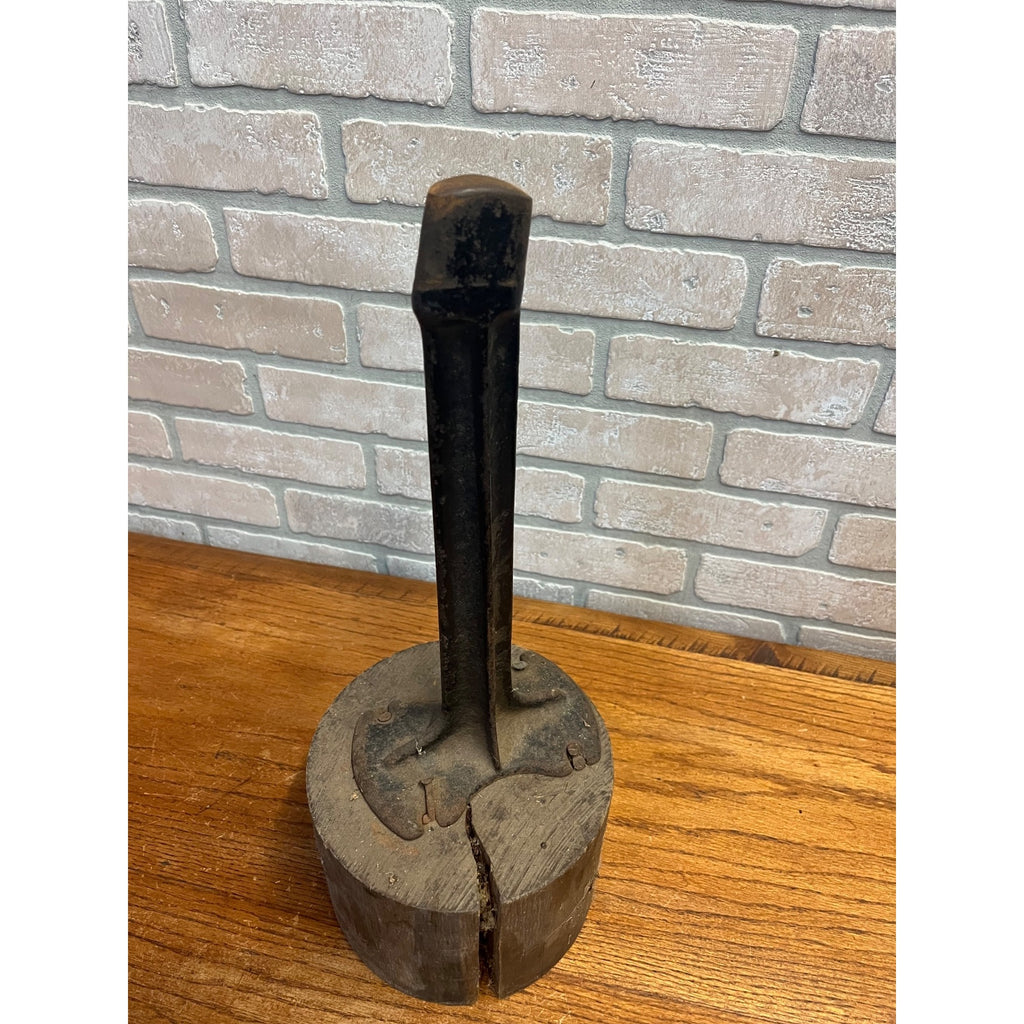 Antique Cast Iron Cobbler Shoe Last Stand Shoemaker Anvil Primitive Tool