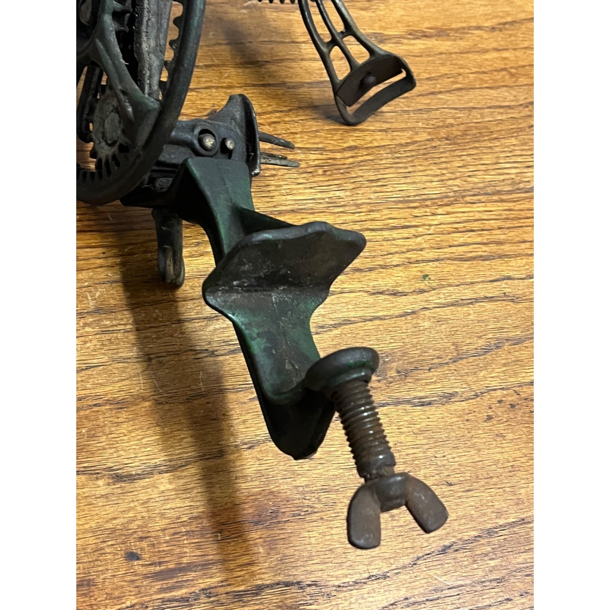Antique Cast Iron Apple Peeler Primitive Kitchen Tool Table Mount Hand Crank