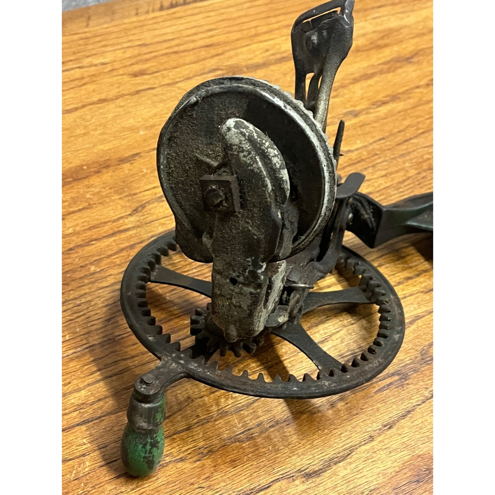 Antique Cast Iron Apple Peeler Primitive Kitchen Tool Table Mount Hand Crank