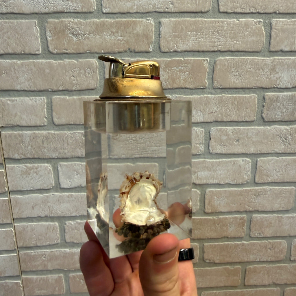 Vintage Clam W/ Pearl Shell On Stones Table Top Lighter Untested