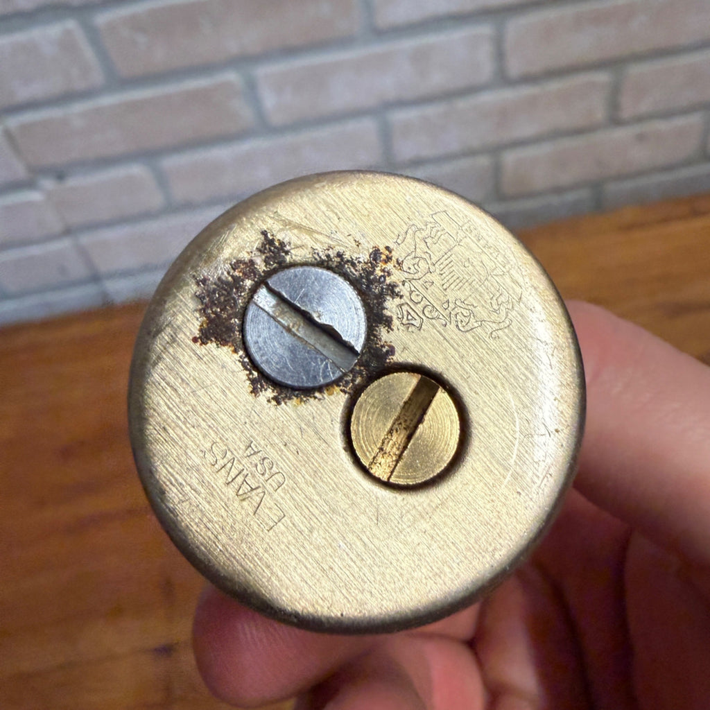 Vintage Clam W/ Pearl Shell On Stones Table Top Lighter Untested