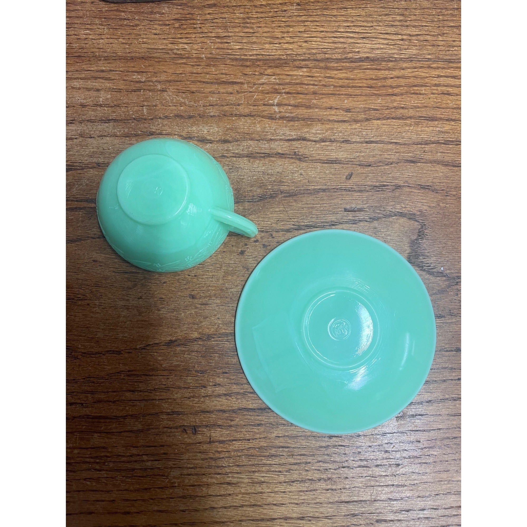 Vintage McKee Jadeite Laurel Child's 3" Cup 4.5" Saucers Glows Uranium