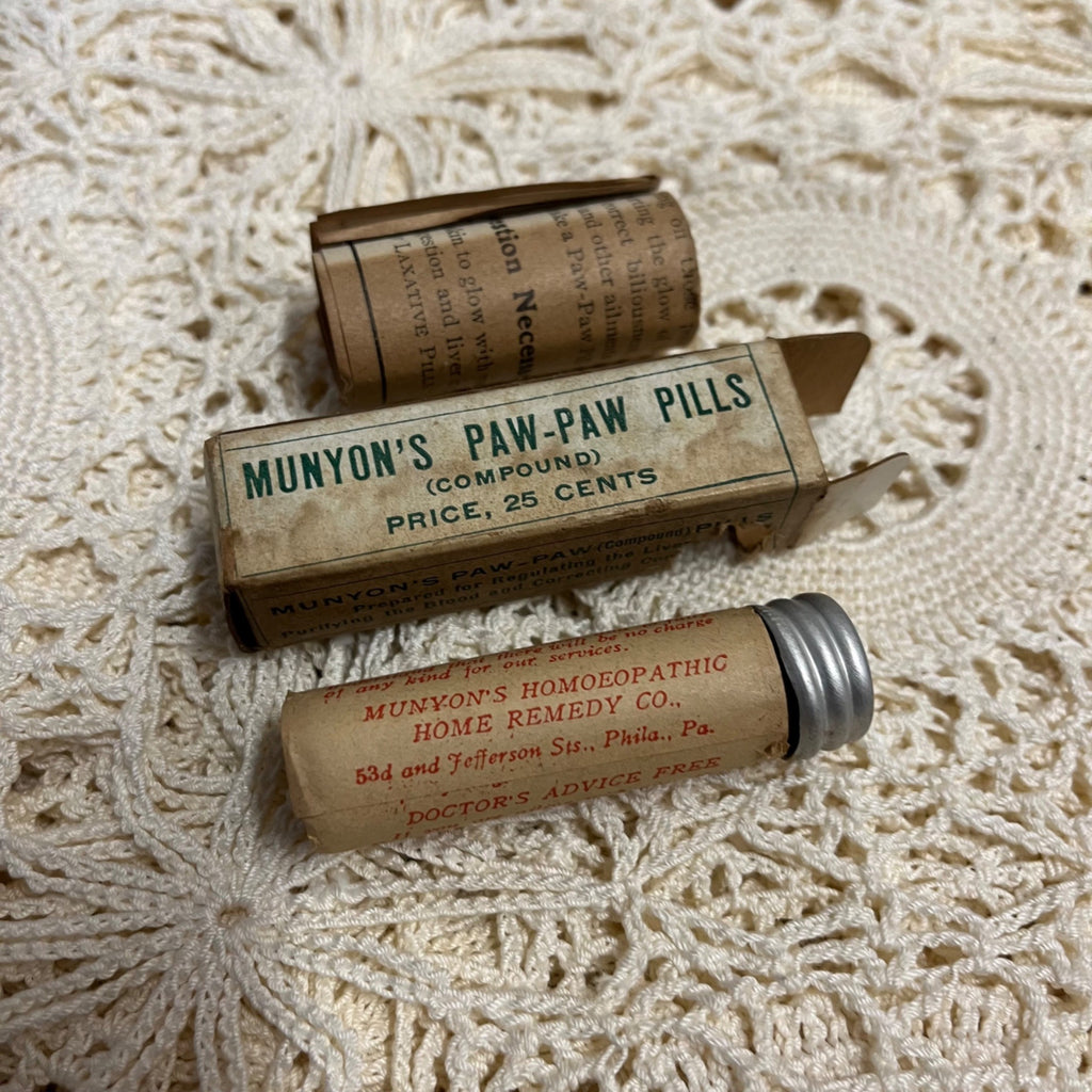 Antique Rare "Paw-Paw Pills" Munyons Quack Medicine Paper Box Tin Pa Remedy